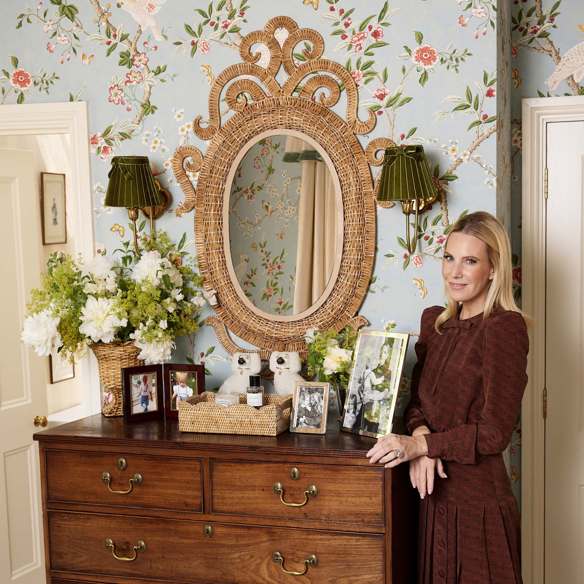 Quatrefoil Rechargeable Wall Light with Olive Velvet Bow Shade (18cm)