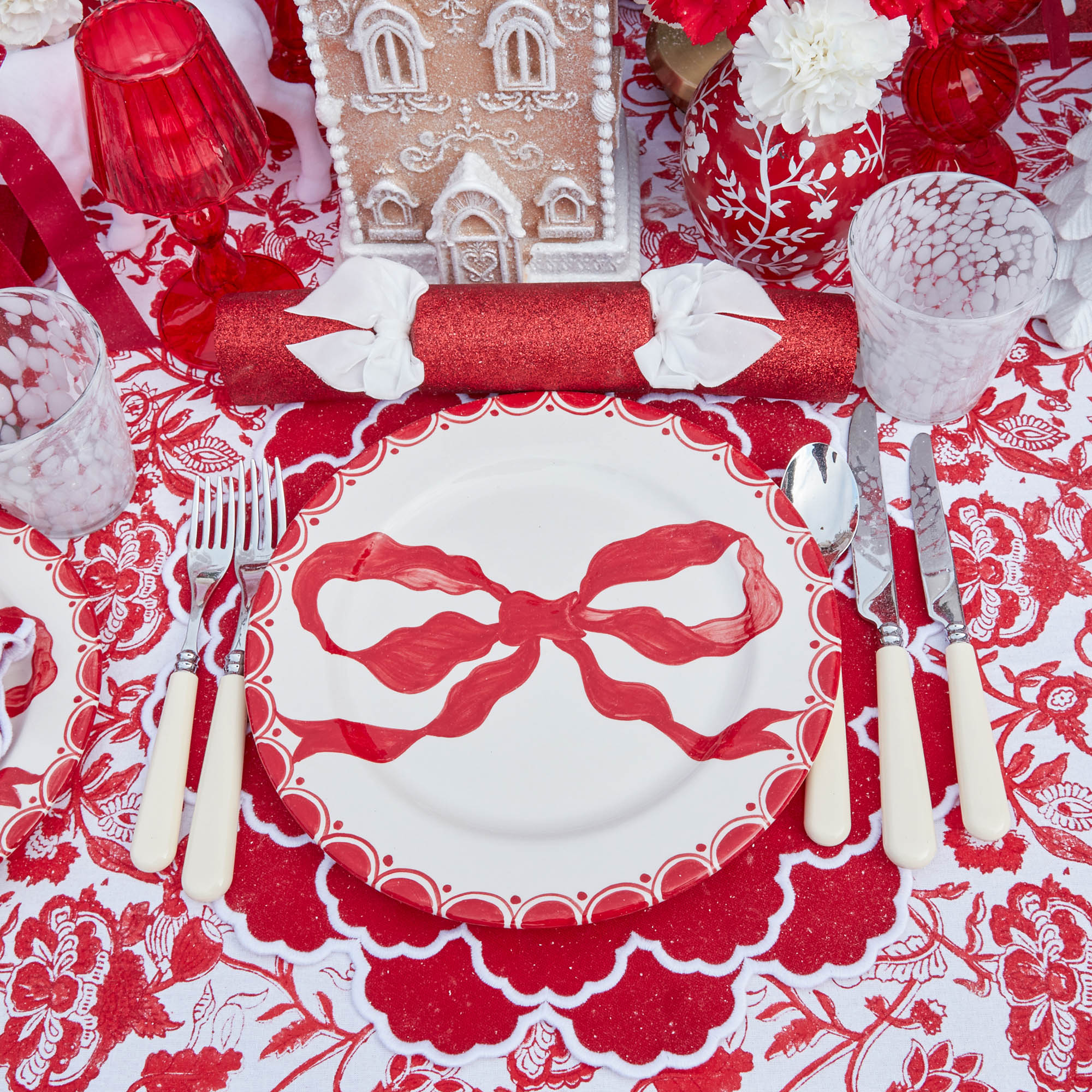 Marilyn Red Bow Dinner Plate