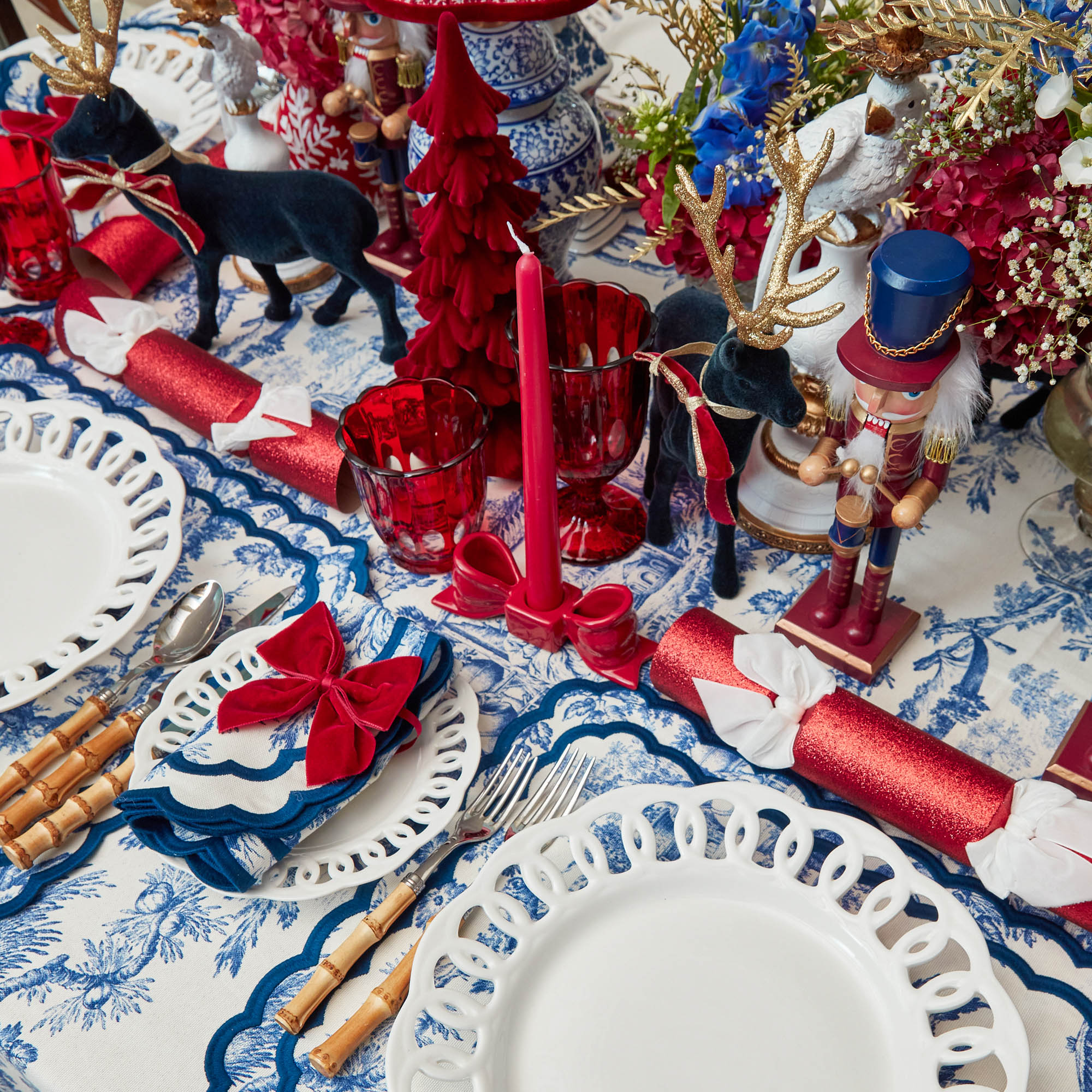 Red Ceramic Bow Candleholder (Pair)