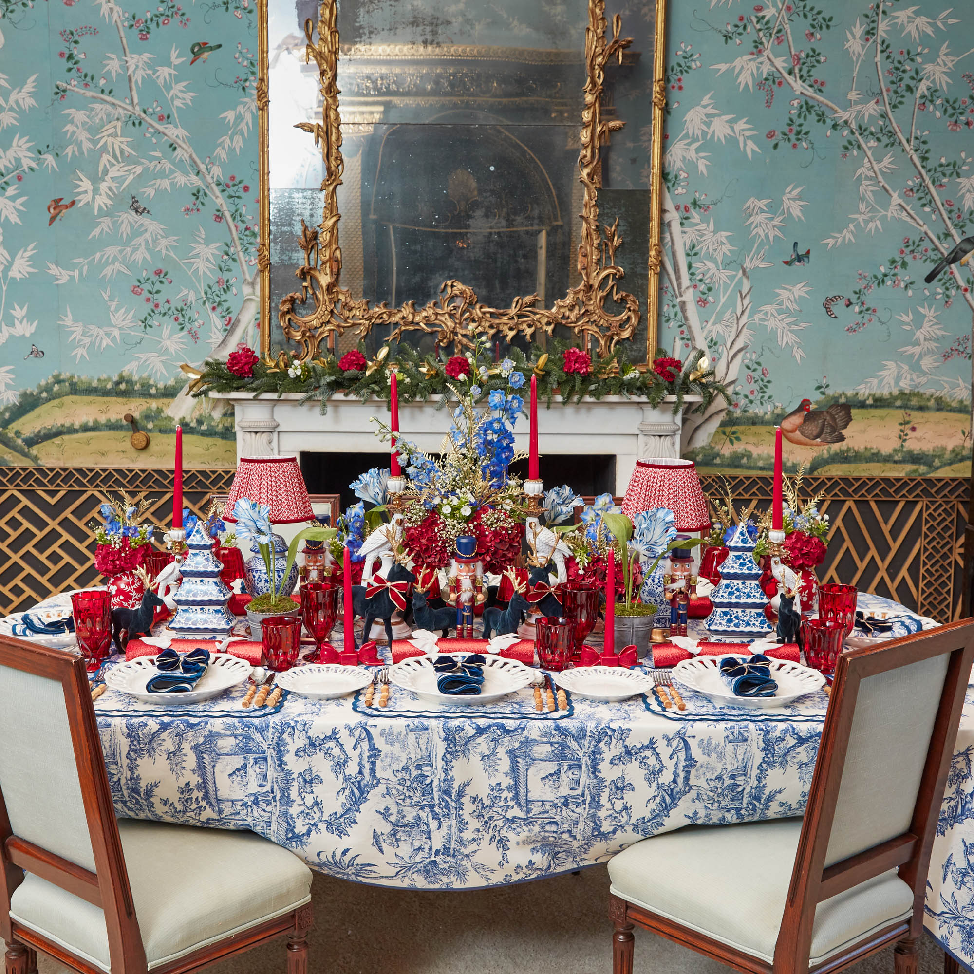 Scalloped Christmas Tree Cocktail Napkins (Set of 4)