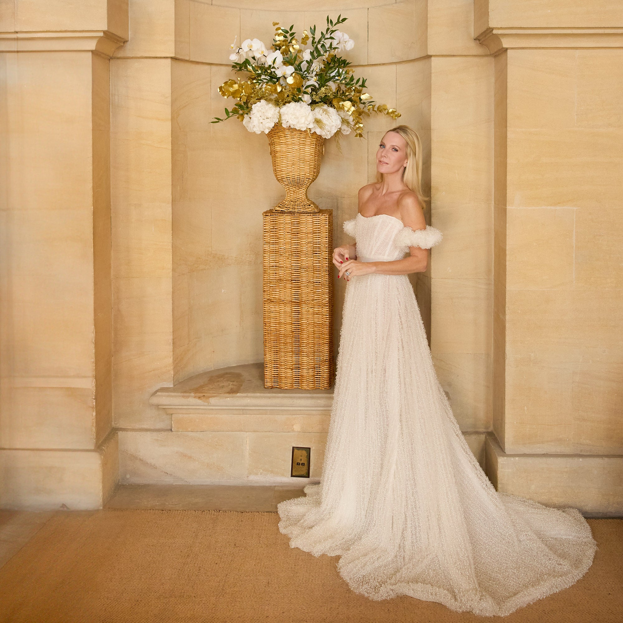 Liliana Scalloped Rattan Urn & Pedestal