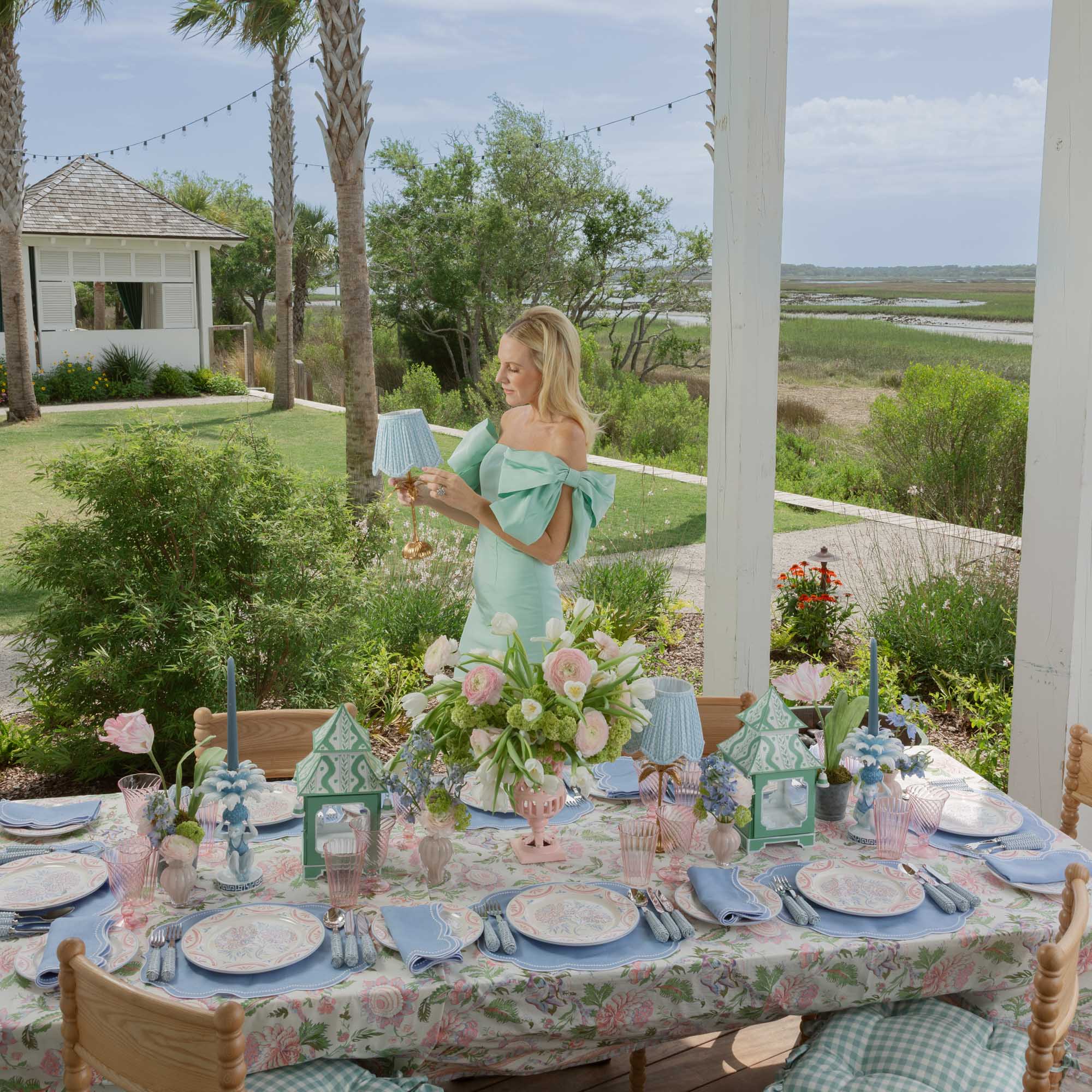 Palm Tree Rechargeable Lamp with Soft Blue Lotus Shade (18cm)