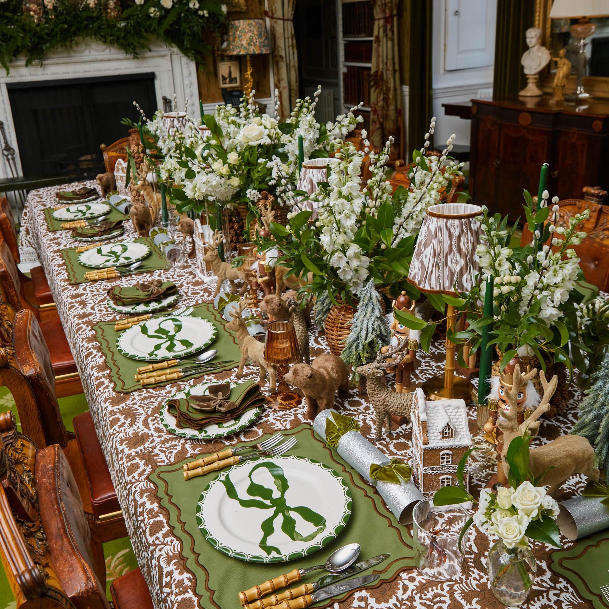 Silver Glitter Crackers with Green Velvet Bow (Box of 6)