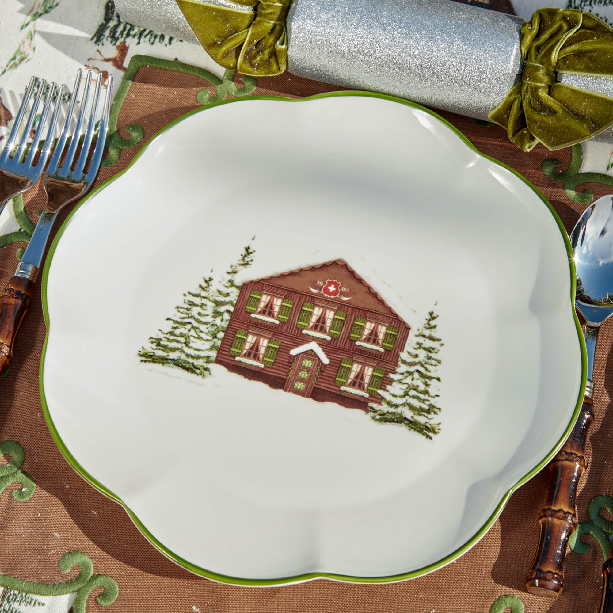 Alpine Chalet Dinner & Starter Plates (Set of 8)