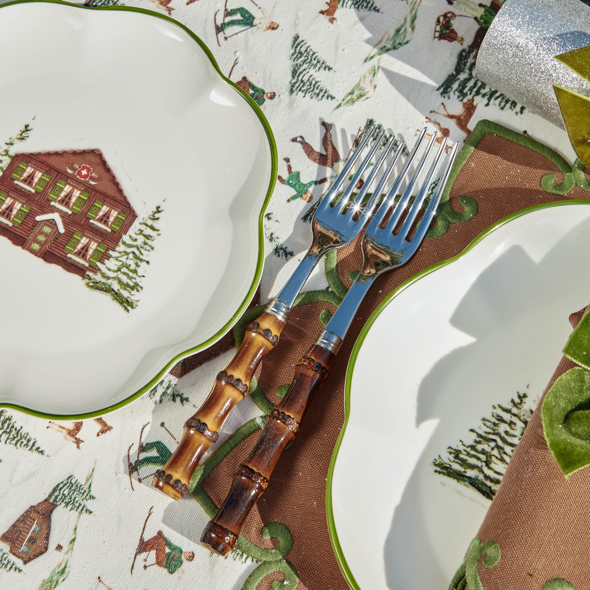 Alpine Chalet Dinner & Starter Plates (Set of 8)