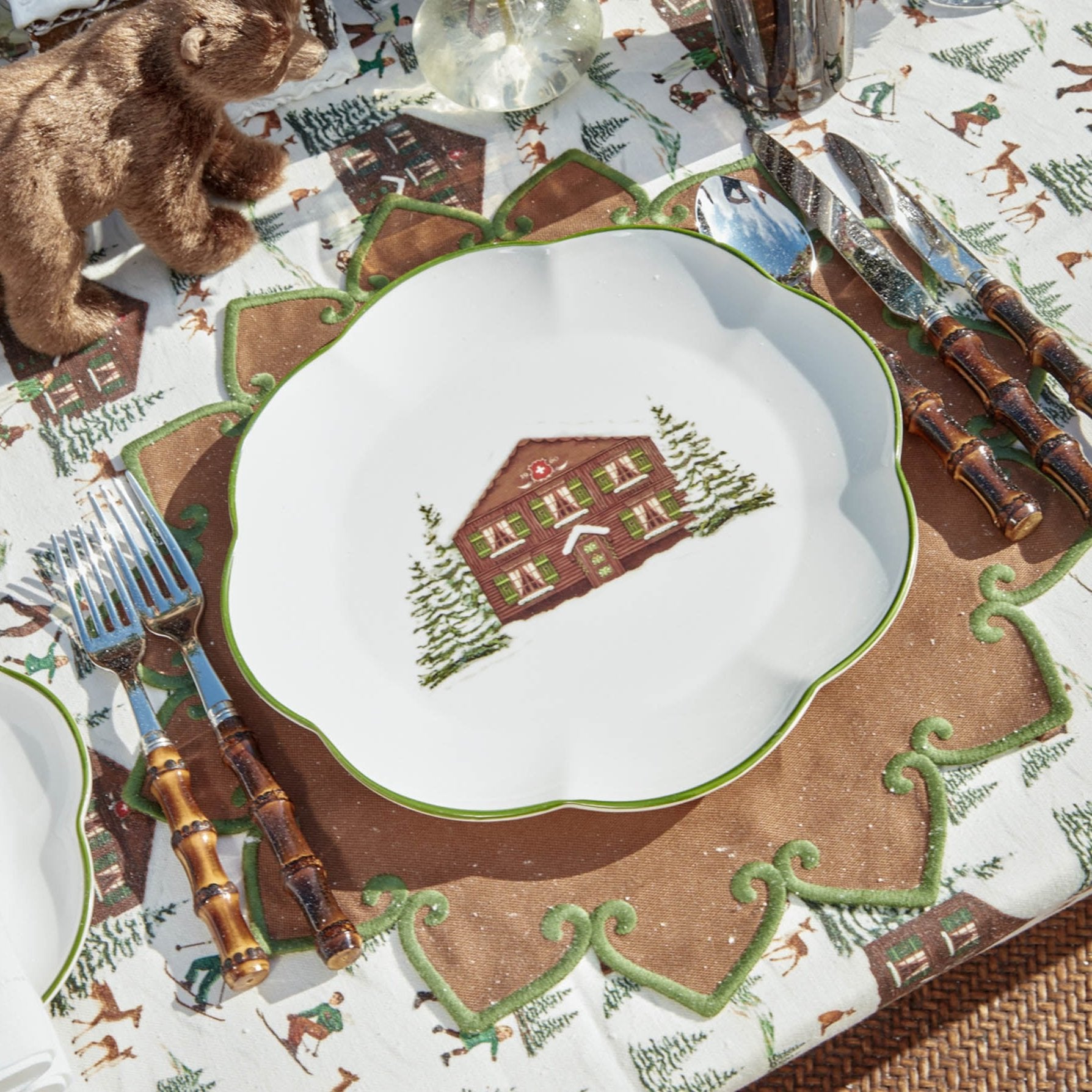 Alpine Chalet Dinner & Starter Plates (Set of 8)