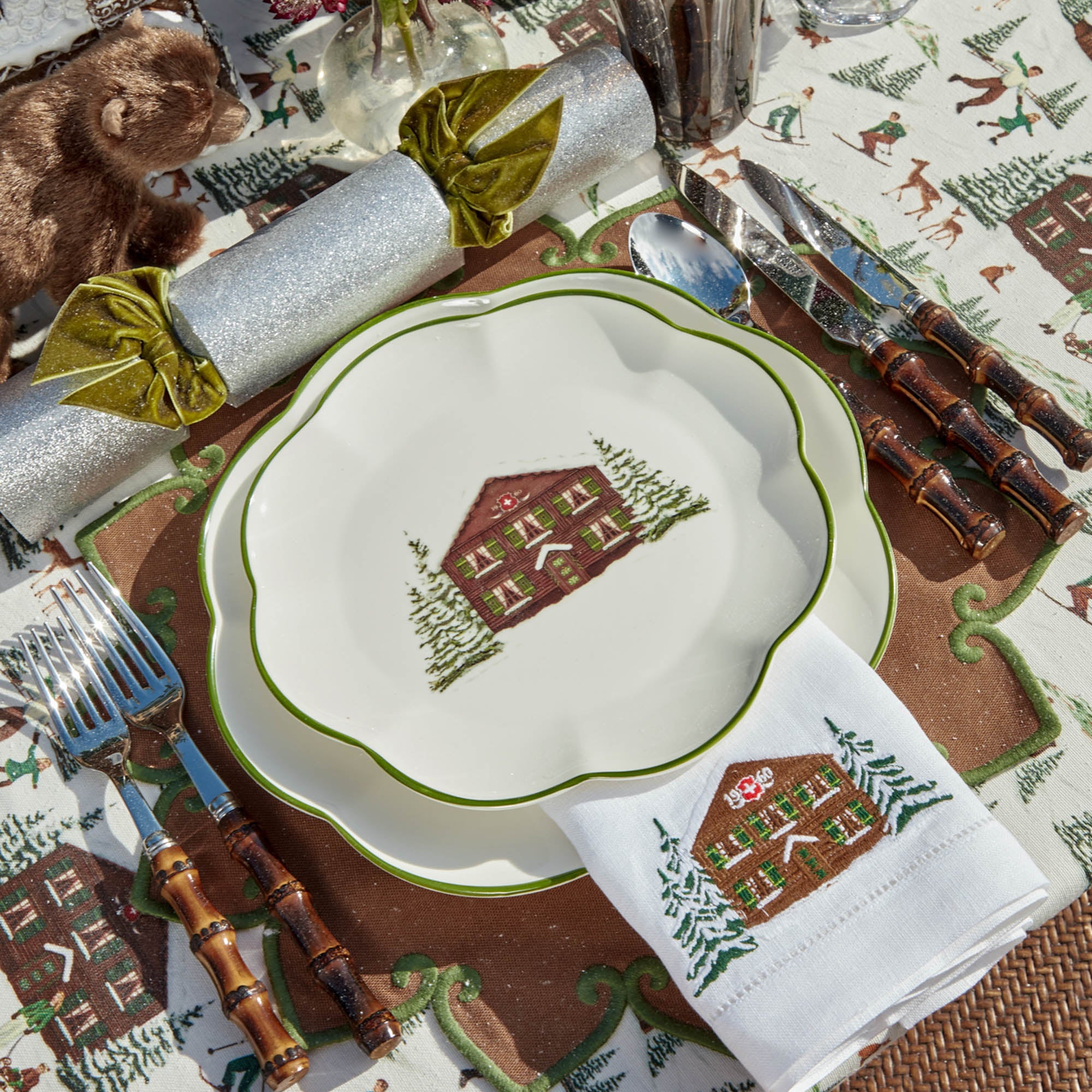 Alpine Chalet Dinner & Starter Plates (Set of 8)