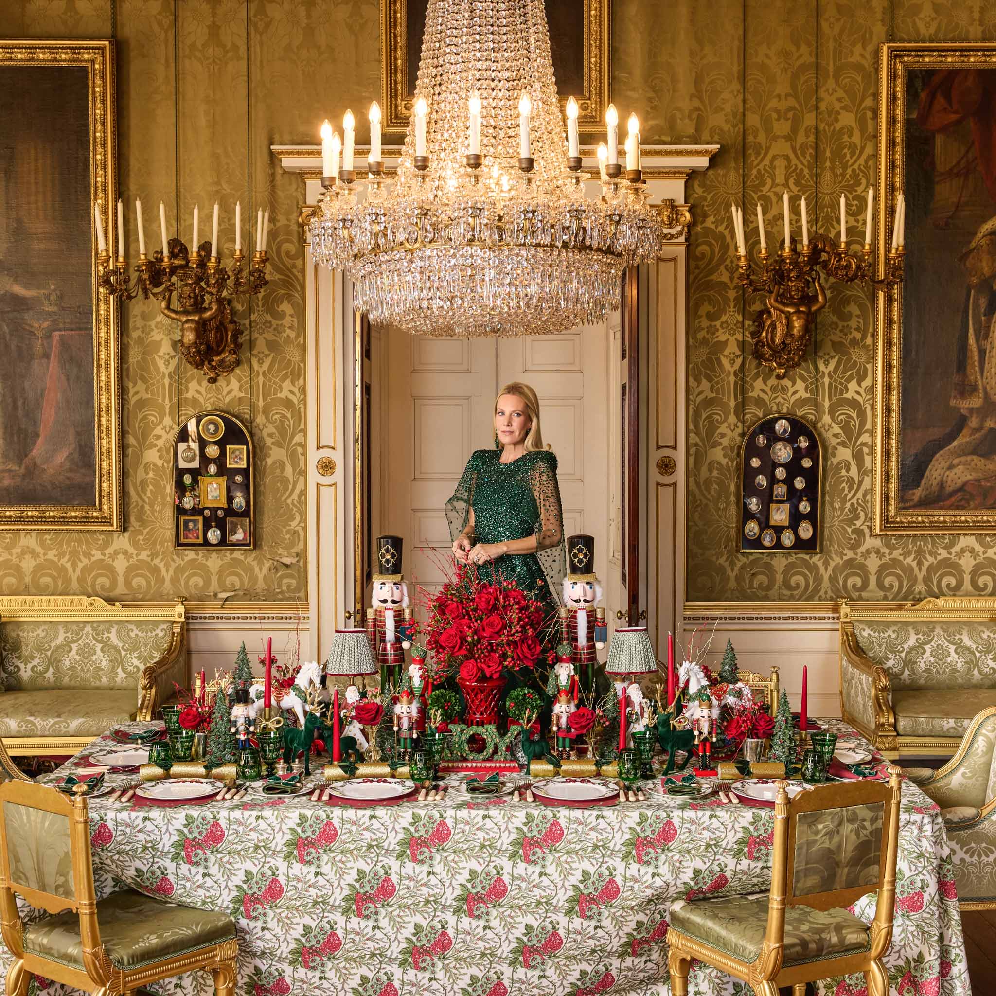 Christmas Garland Dinner & Starter Plates (Set of 8)