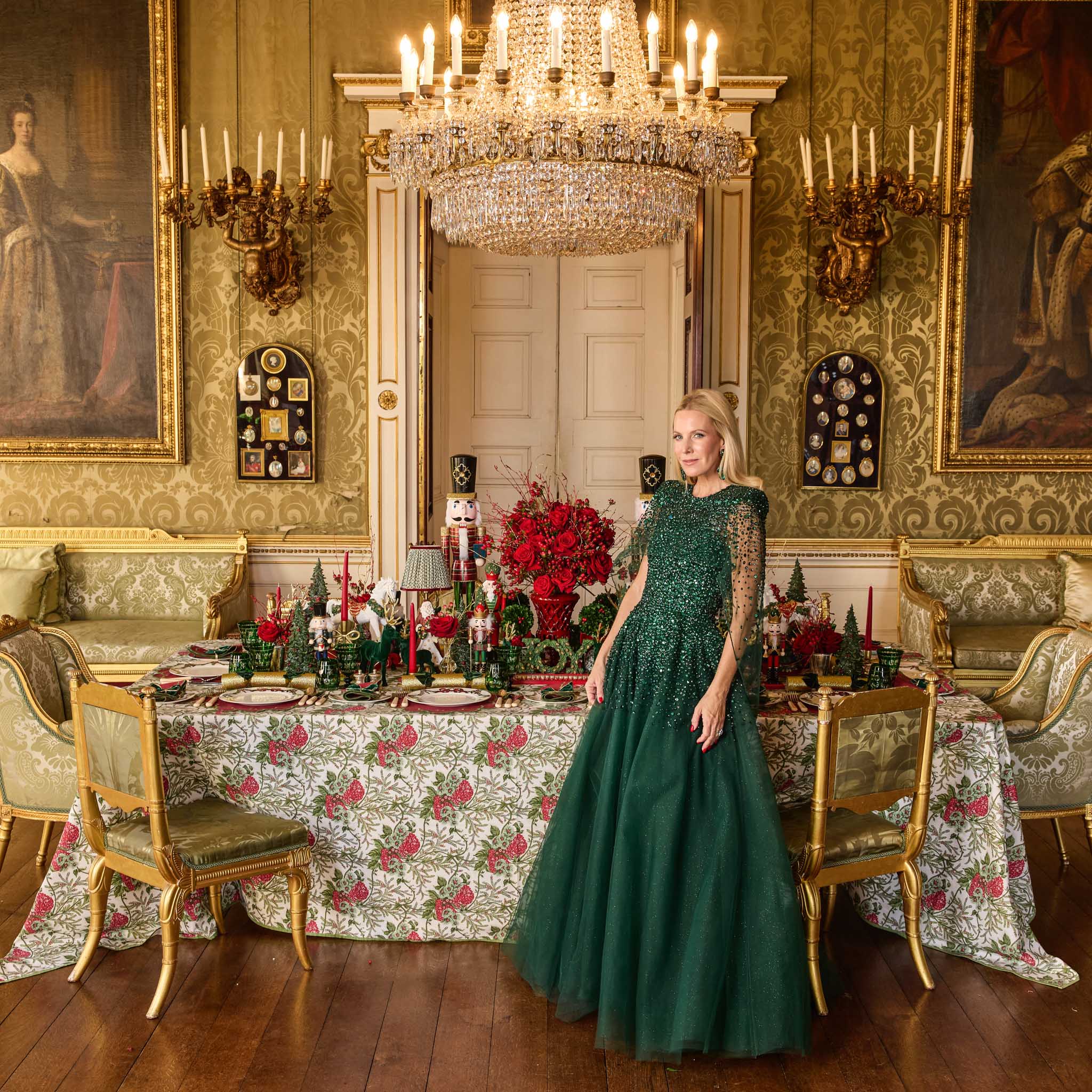 Christmas Garland Dinner Plate