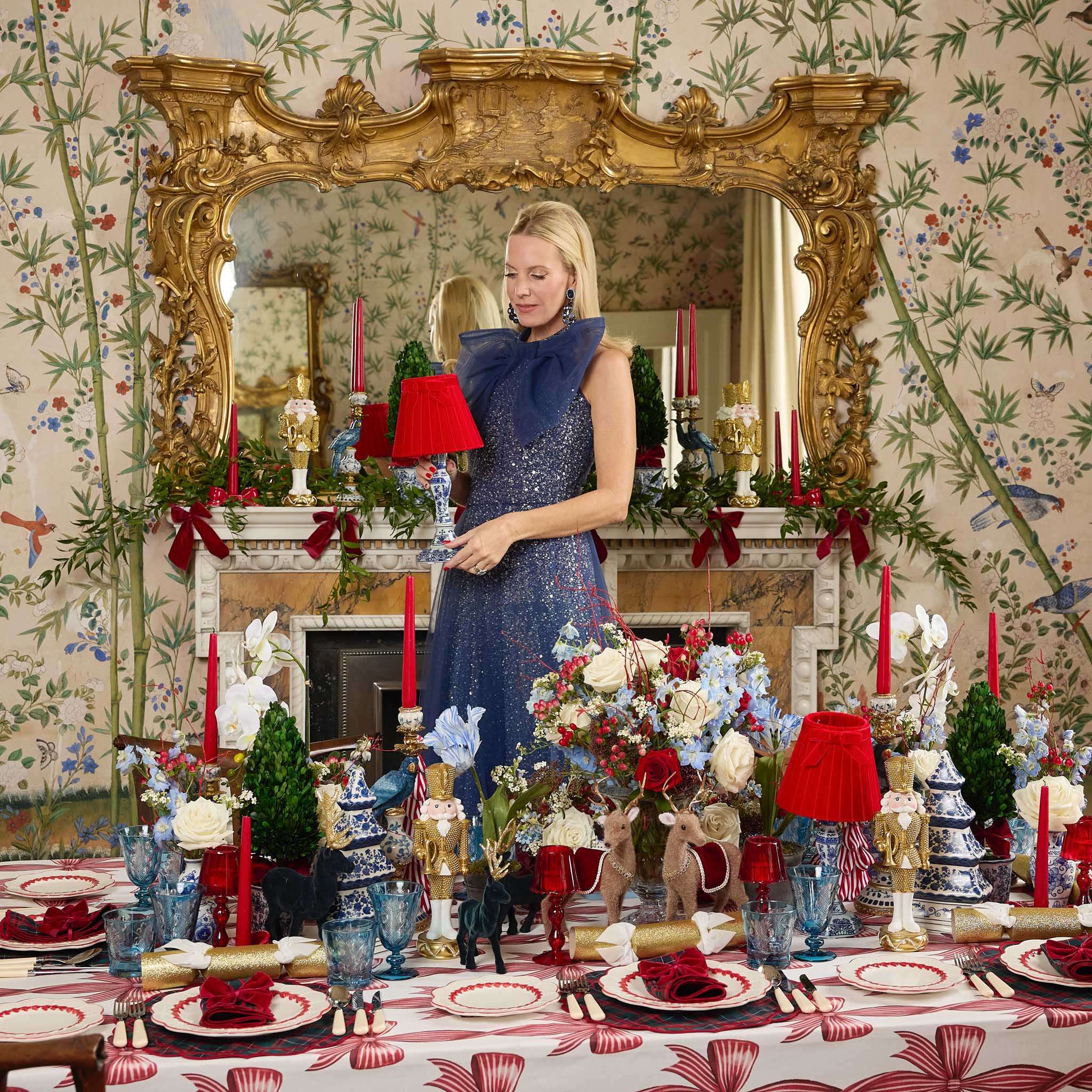 Red Laurel Dinner & Starter Plates (Set of 8)