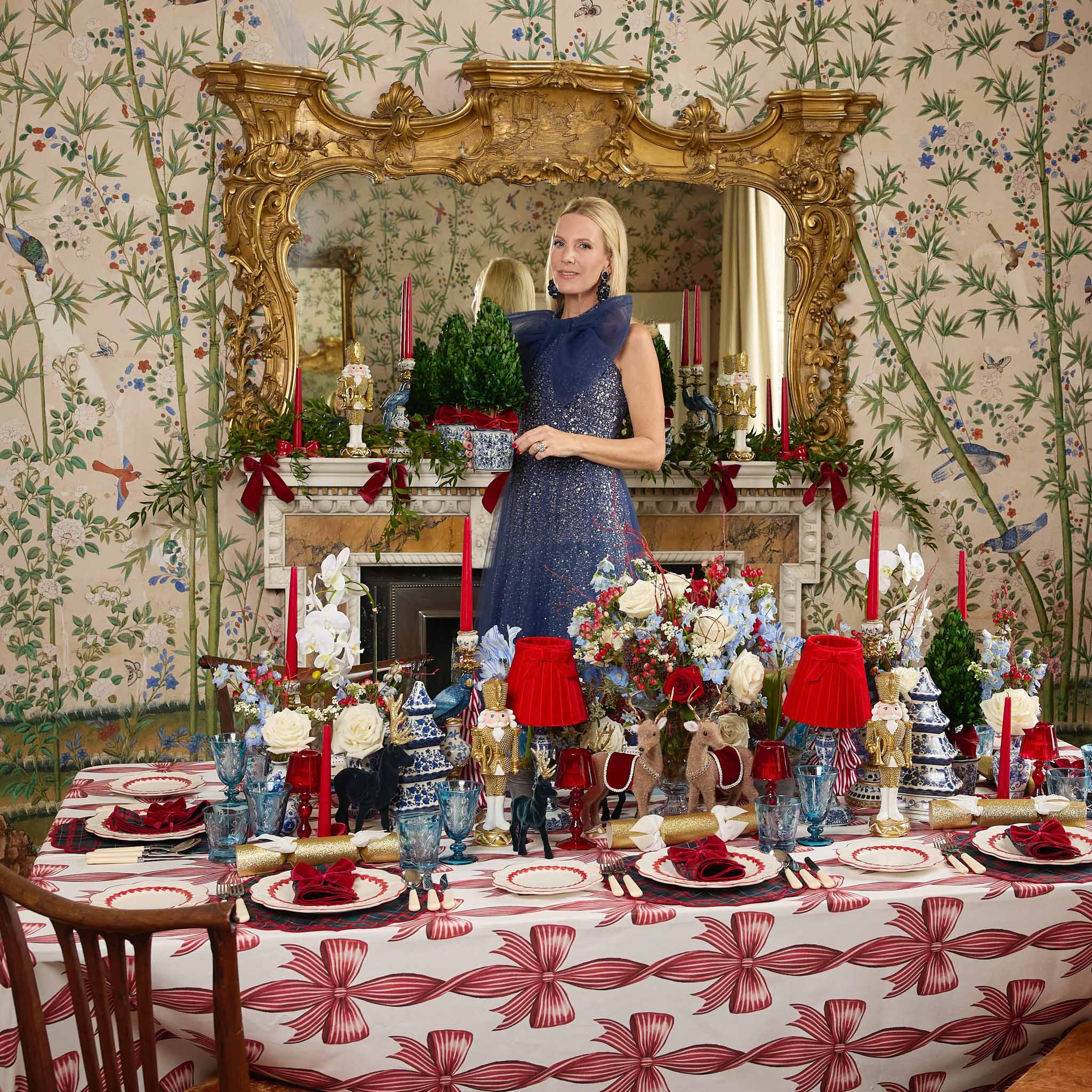 Red Laurel Dinner Plates (Set of 4)