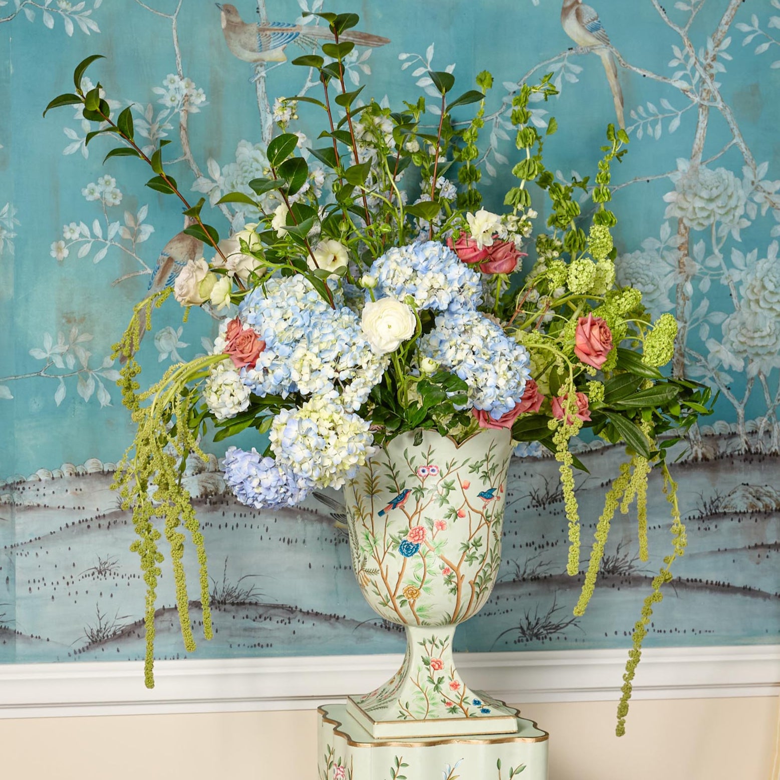 Chinoiserie Tole Urn