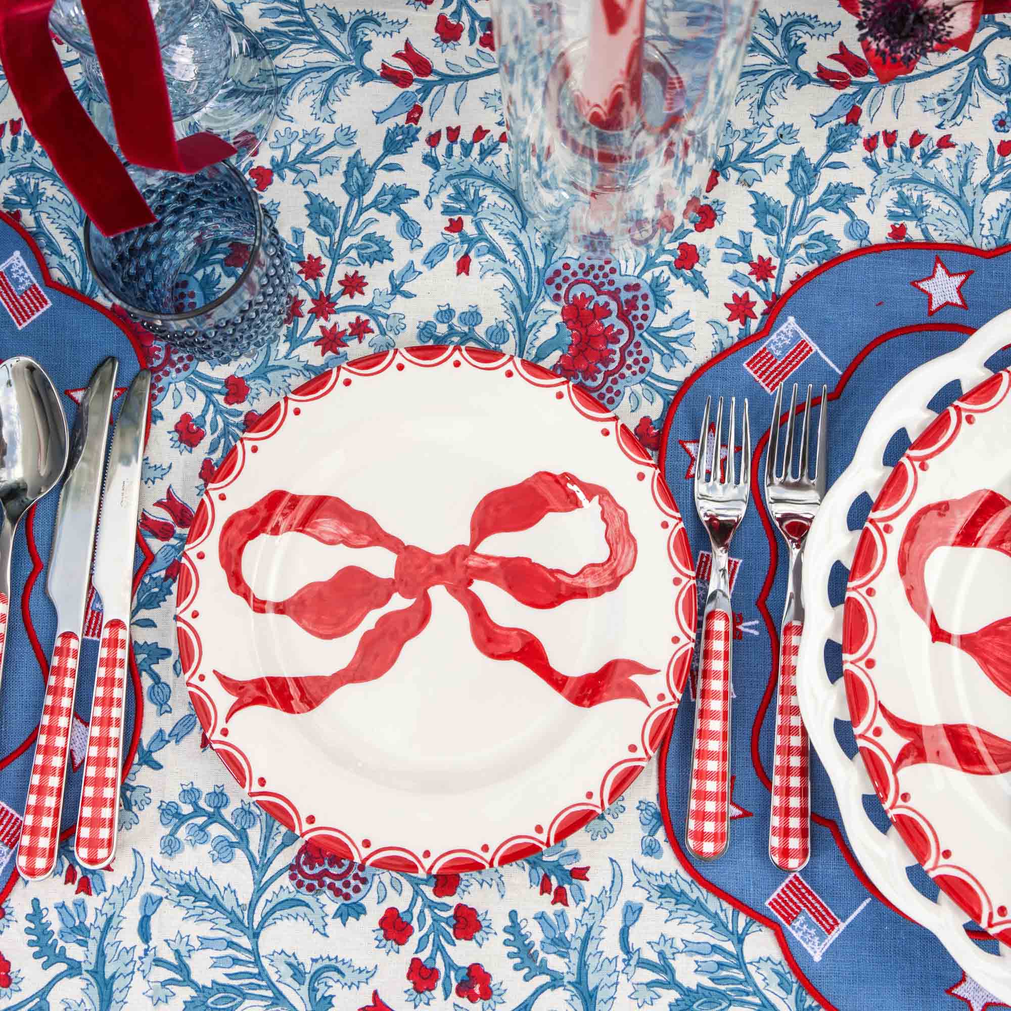Marilyn Red Bow Starter Plates (Set of 4)