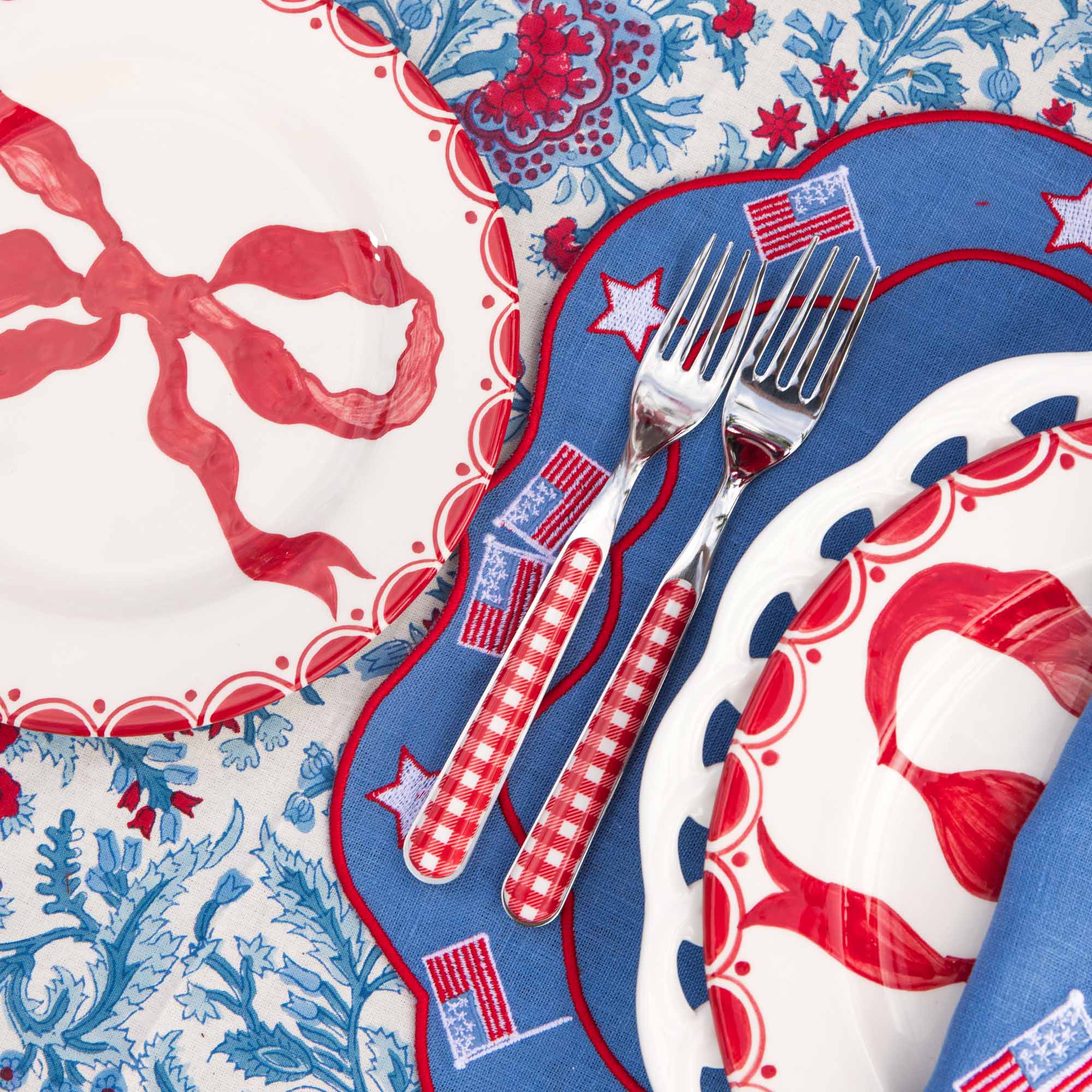 Marilyn Red Bow Dinner Plate