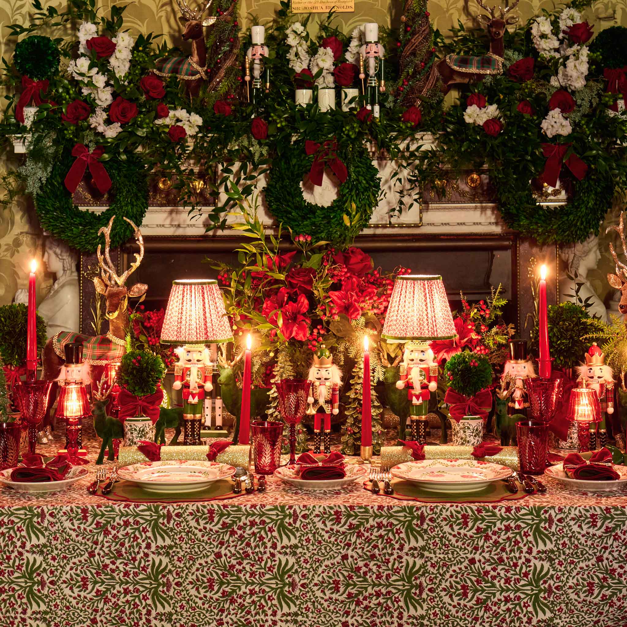 Gold Crackers With Red Velvet Bows (Set of 6)