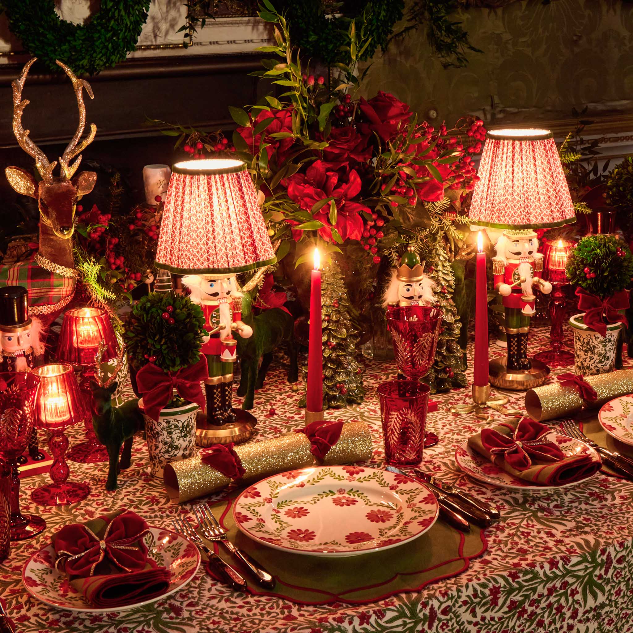 Gold Crackers With Red Velvet Bows (Set of 6)