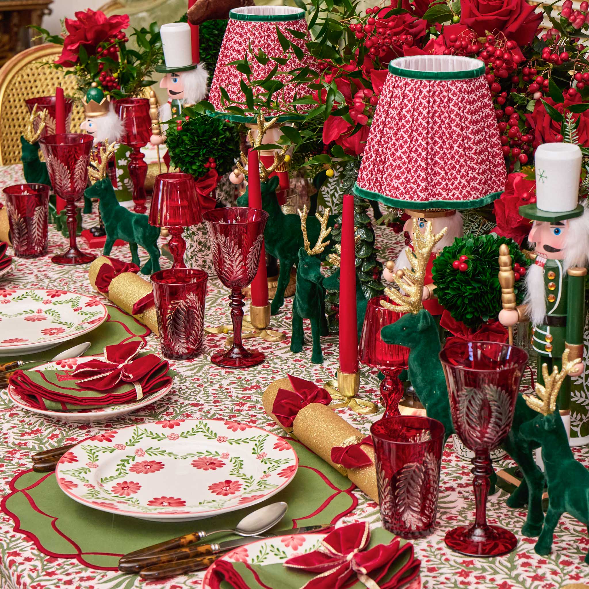 Brigitte Red Garland Engraved Glassware (Set of 8)