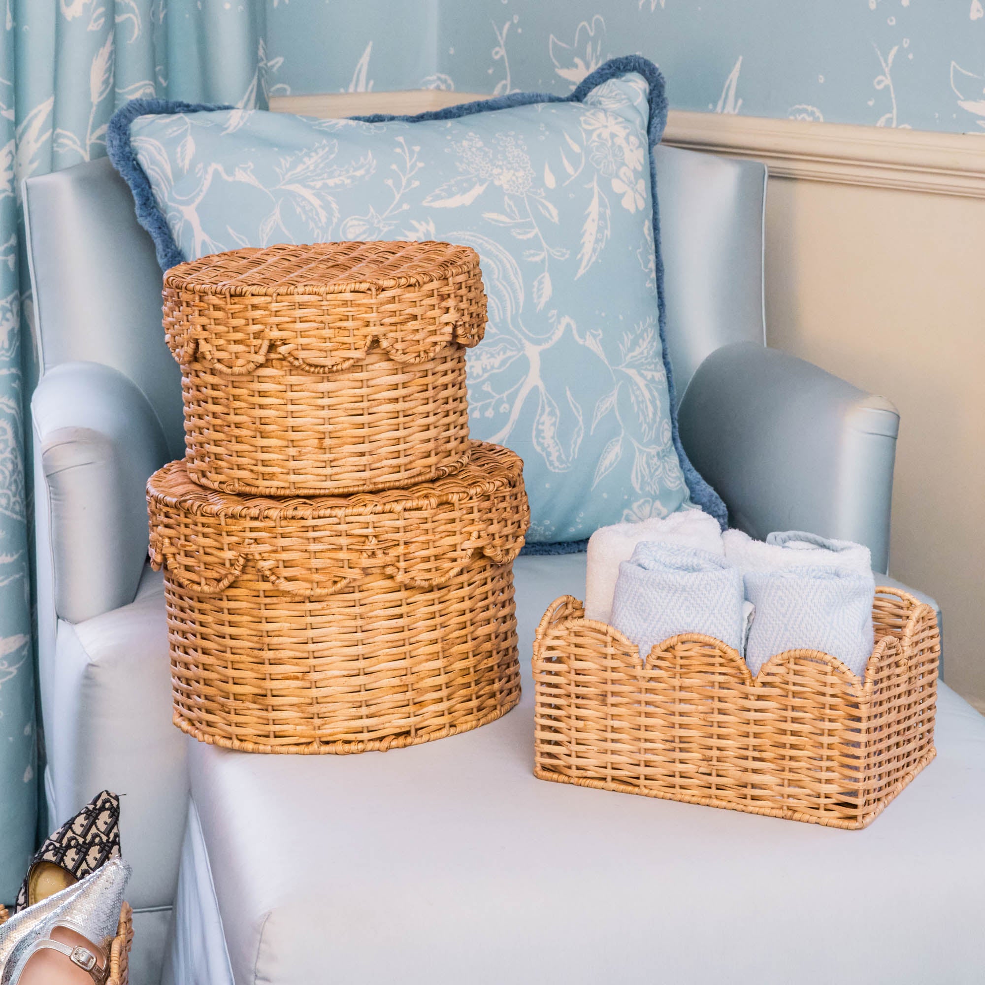 Scalloped Round Lidded Rattan Box - Small