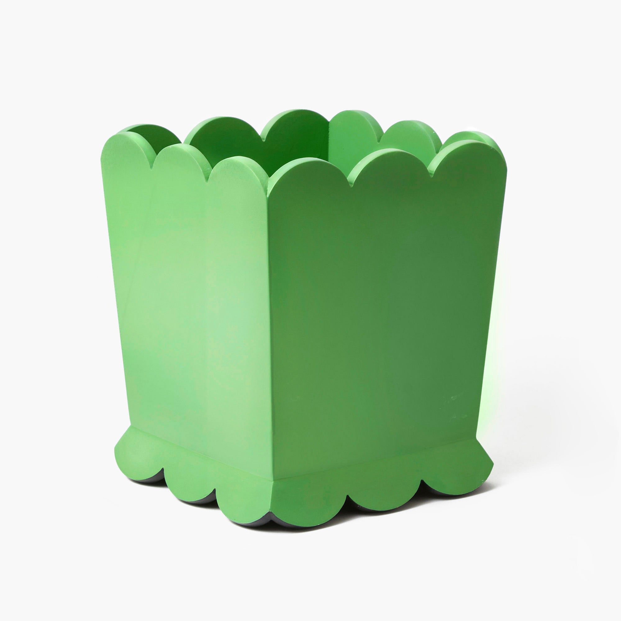 Green Scalloped Lacquer Waste Paper Bin