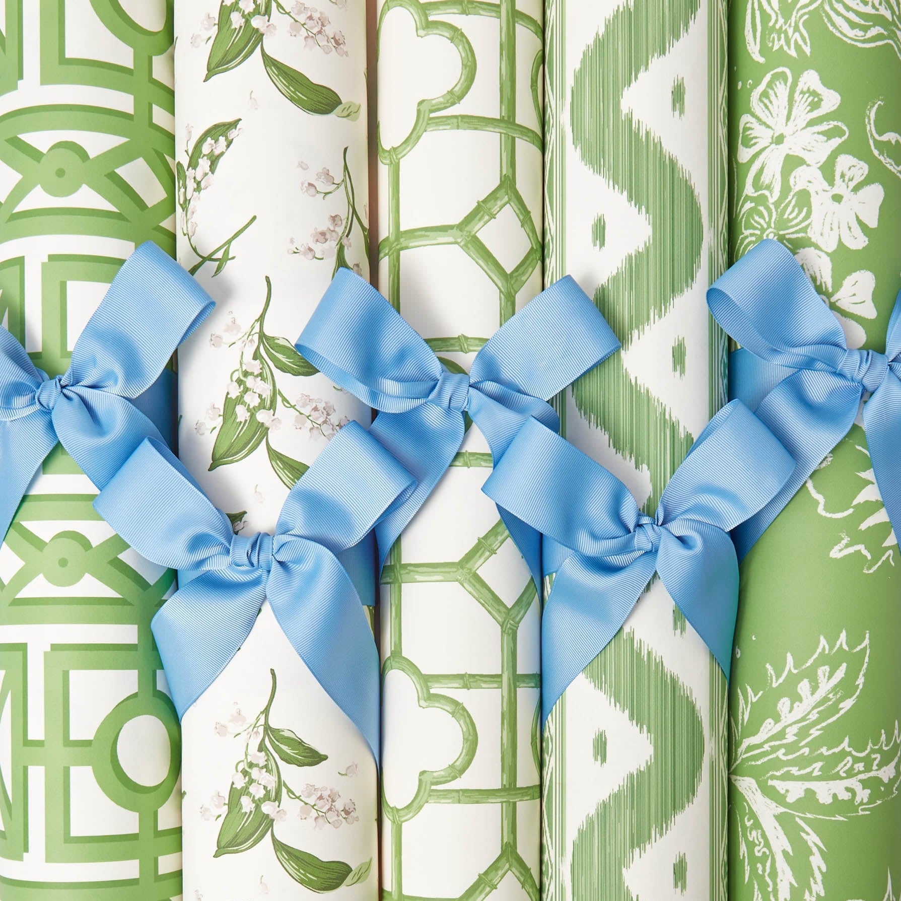 Pebble Lily of the Valley Wallpaper