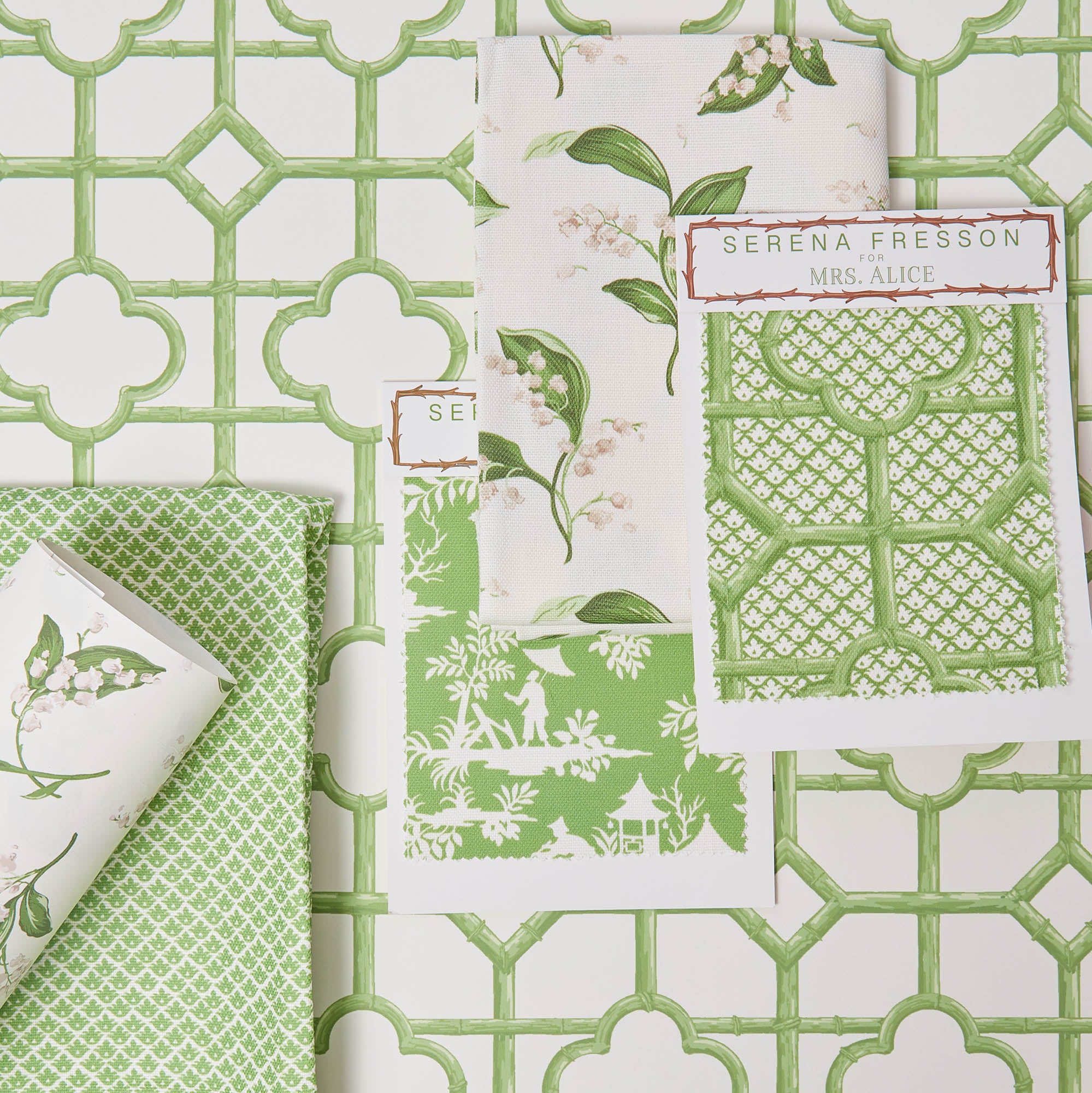 Pebble Lily of the Valley Wallpaper