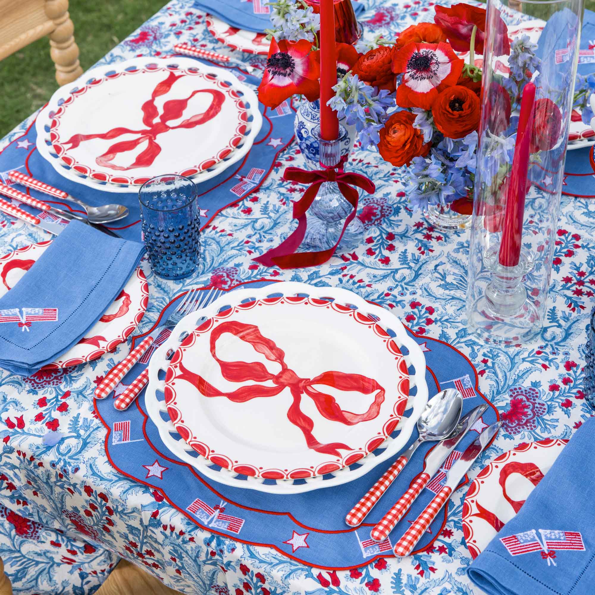 Marilyn Red Bow Dinner & Starter Plates (Set of 8)