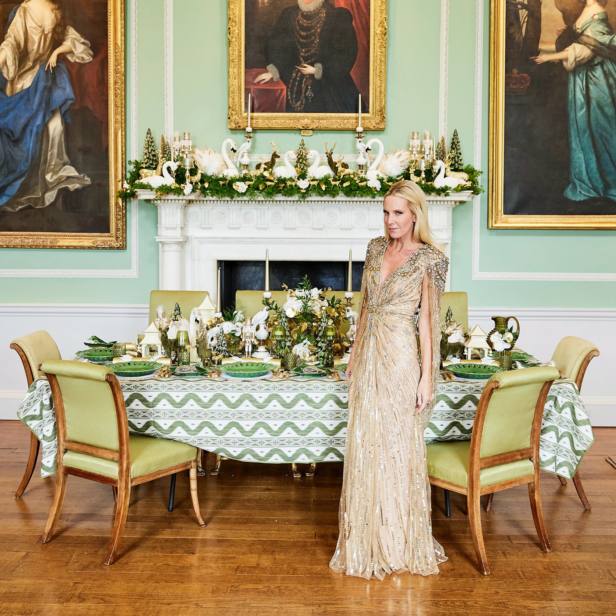 Enhance your holiday gatherings with the warm and welcoming glow of the White With Gold Mini Pagoda Lanterns, designed to bring a touch of tradition and whimsy to your Christmas celebrations.