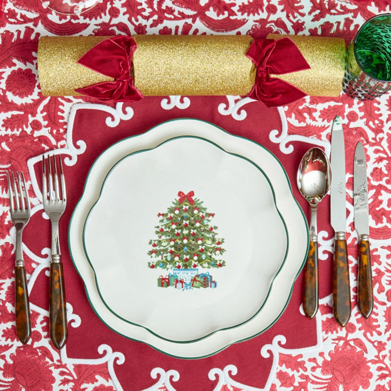 Enhance your holiday decor with the playful and delightful Mrs. Alice Christmas Tree Starter Plate Set, designed to bring a touch of tradition and whimsy to your Christmas dinners.