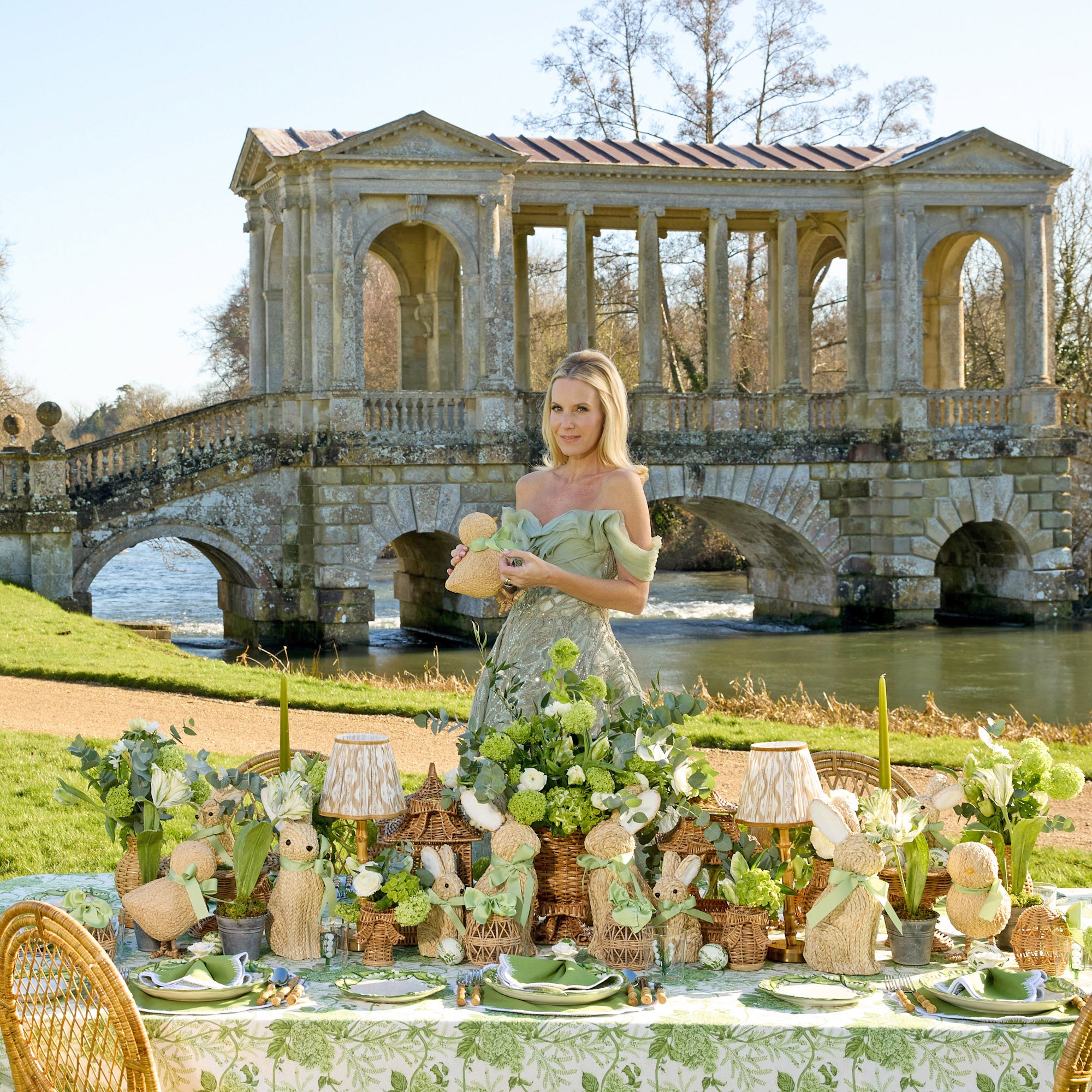 Small Raffia Chick (Pair)