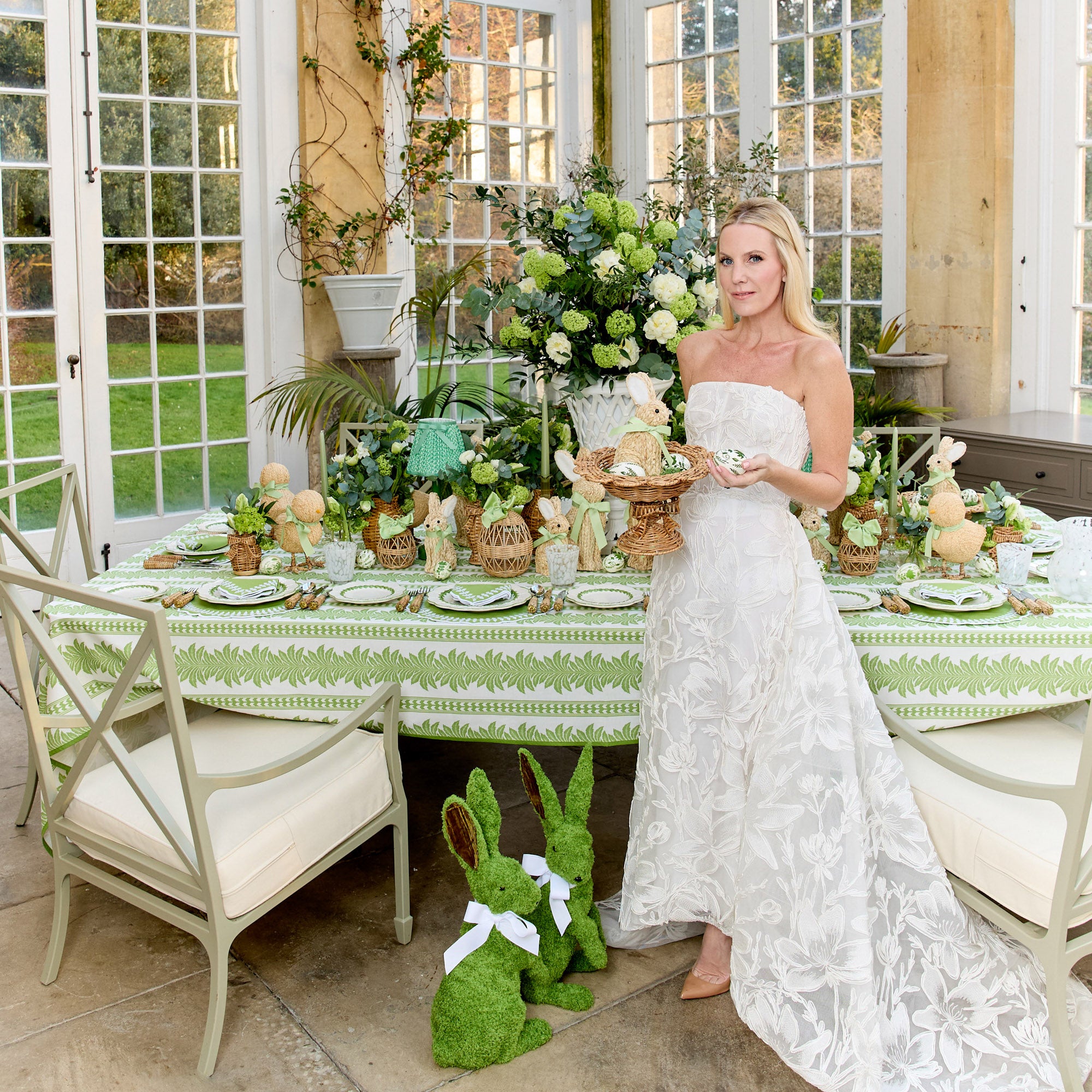 Green Leonora Lacquer Rechargeable Lamp with Green Lotus Bow Shade (18cm)