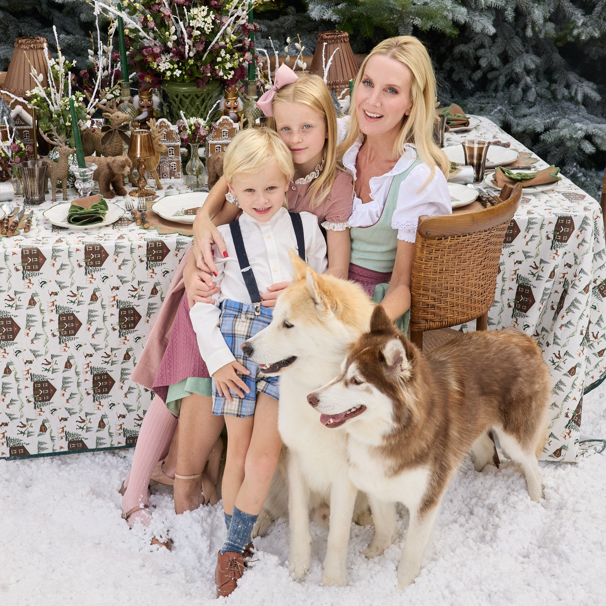 Silver Glitter Crackers with Green Velvet Bow (Box of 6)