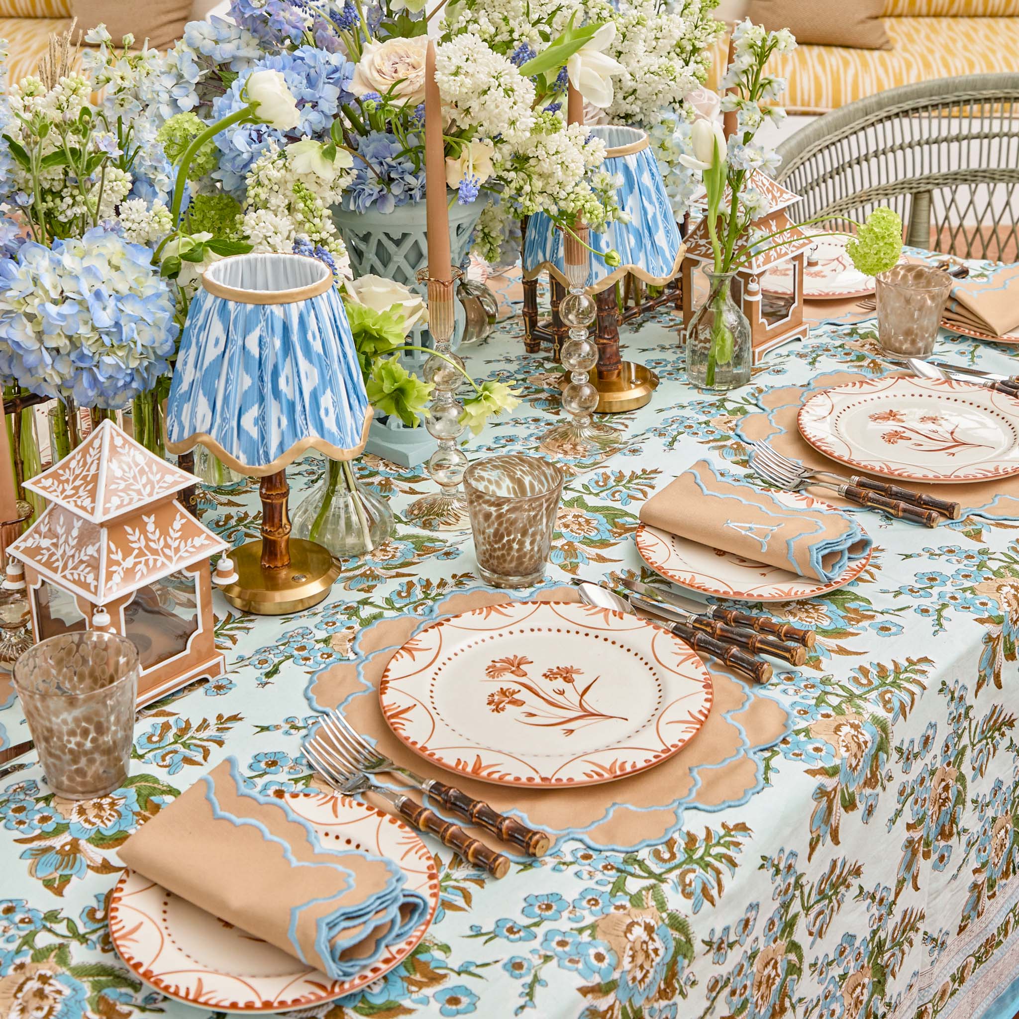 Lily Sand & Blue Napkins (Set of 4)