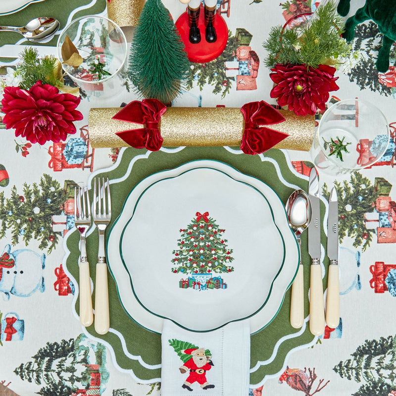 Add a touch of holiday elegance to your Christmas dinners with the Mrs. Alice Christmas Tree Starter Plate Set, perfect for creating a coordinated and inviting dining atmosphere.