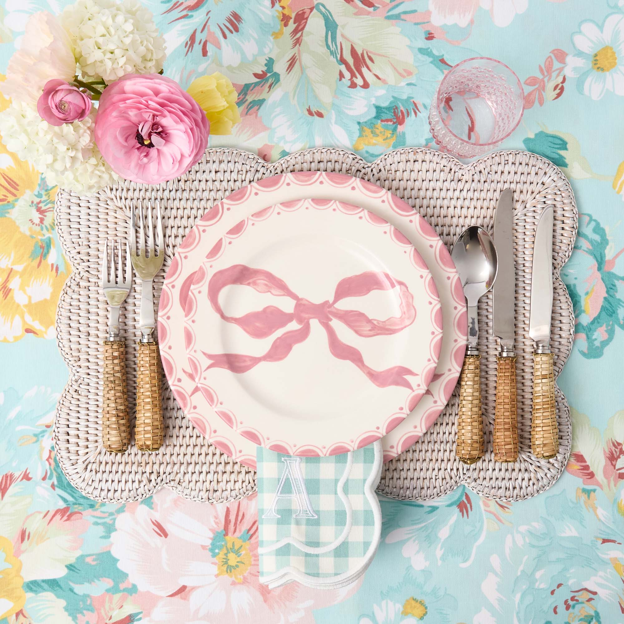 Marilyn Pink Bow Dinner Plate