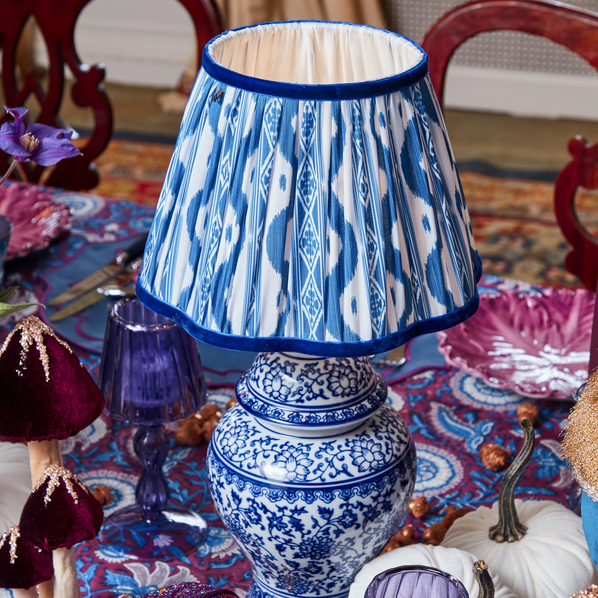 Chinoiserie Rechargeable Lamp & Cobalt Ikat Shade (22cm)