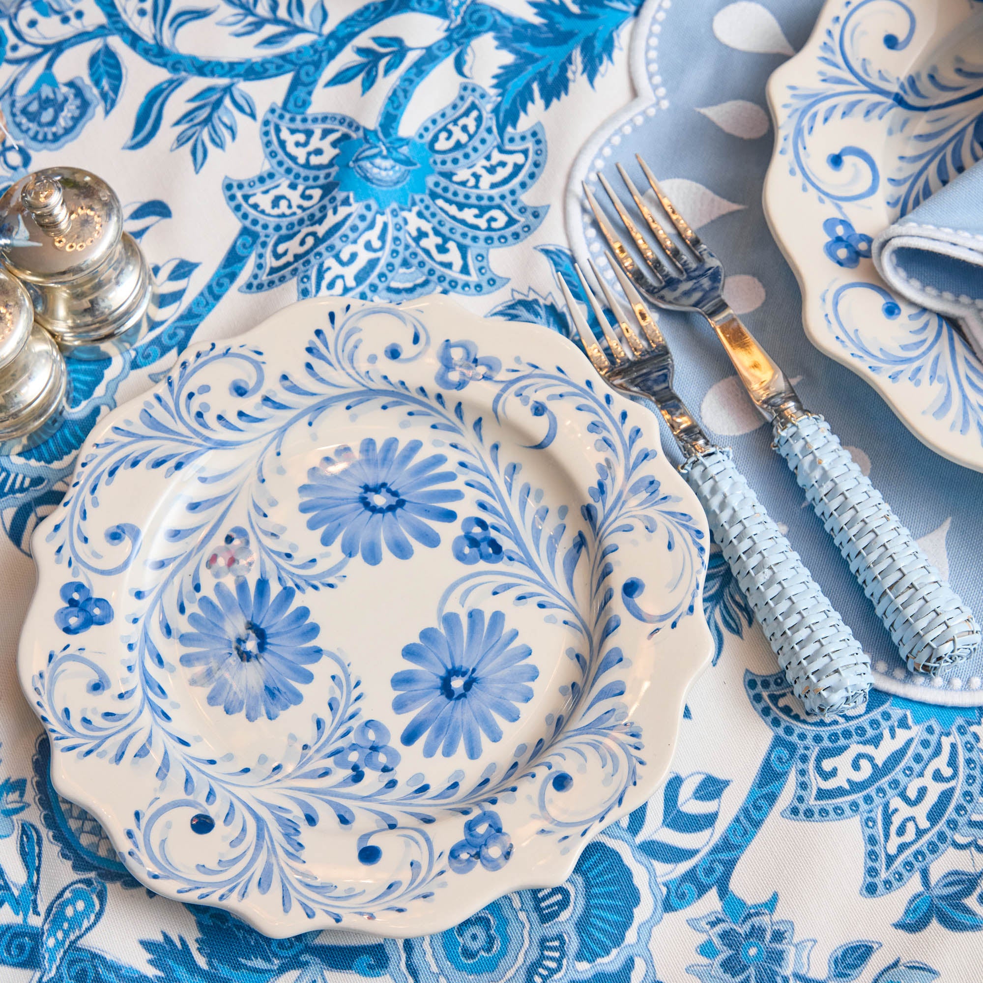 Blue Flowers Dinner & Starter Plates (Set of 8)