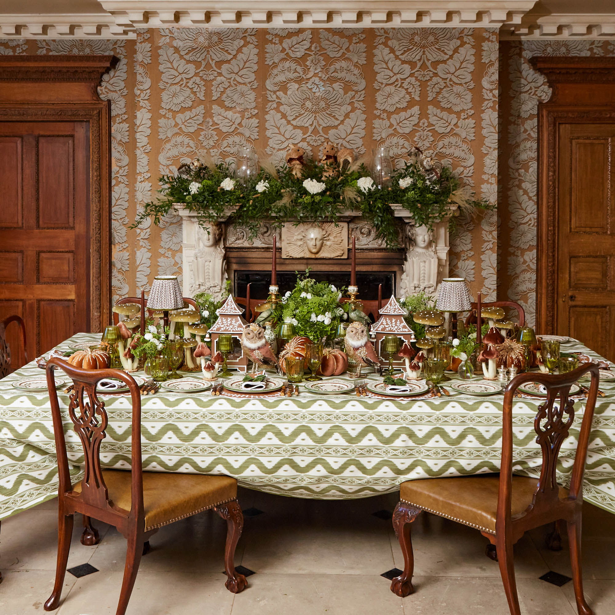 Chocolate Chinoiserie Pagoda Lantern