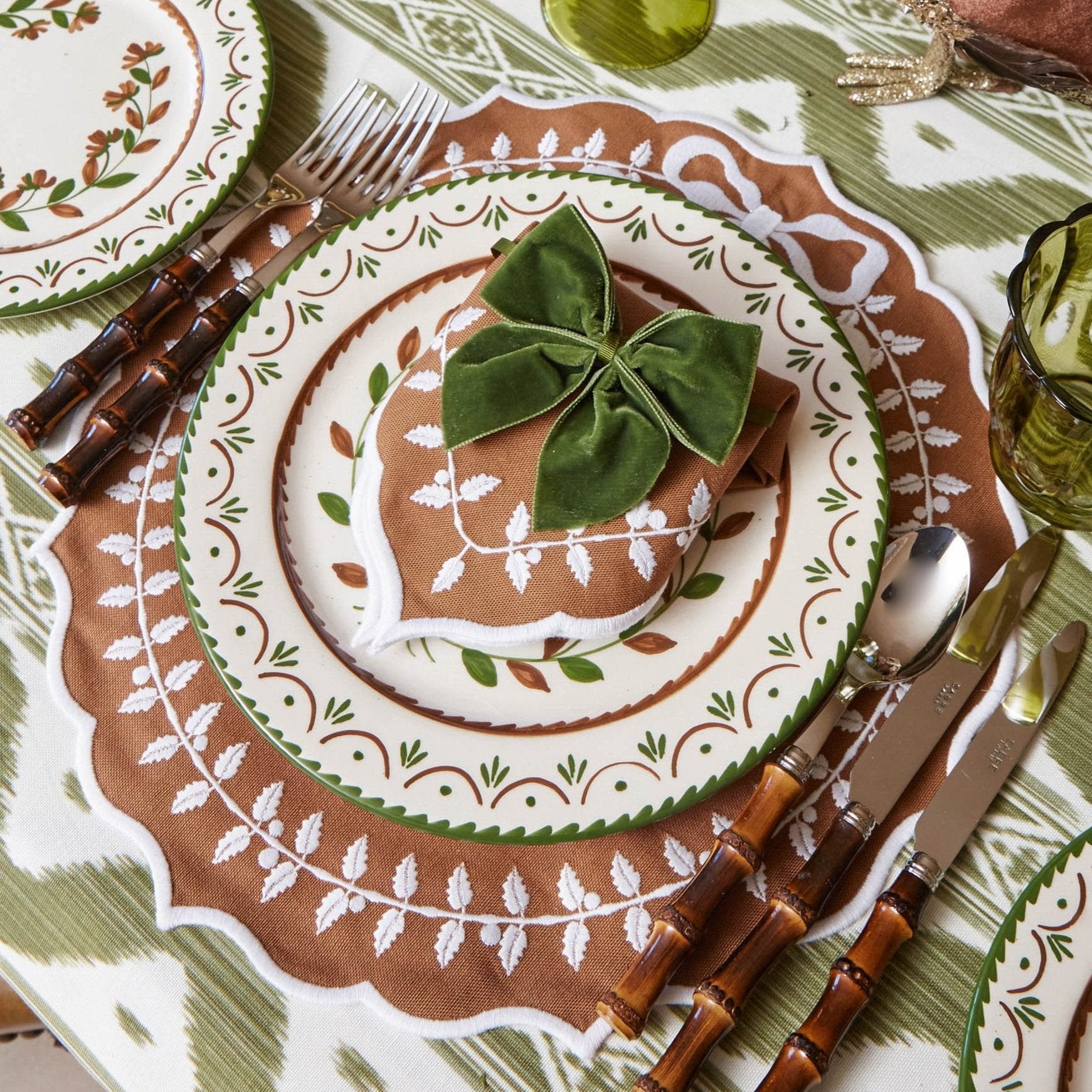 Chocolate Bow Laurel Napkins (Set of 4)