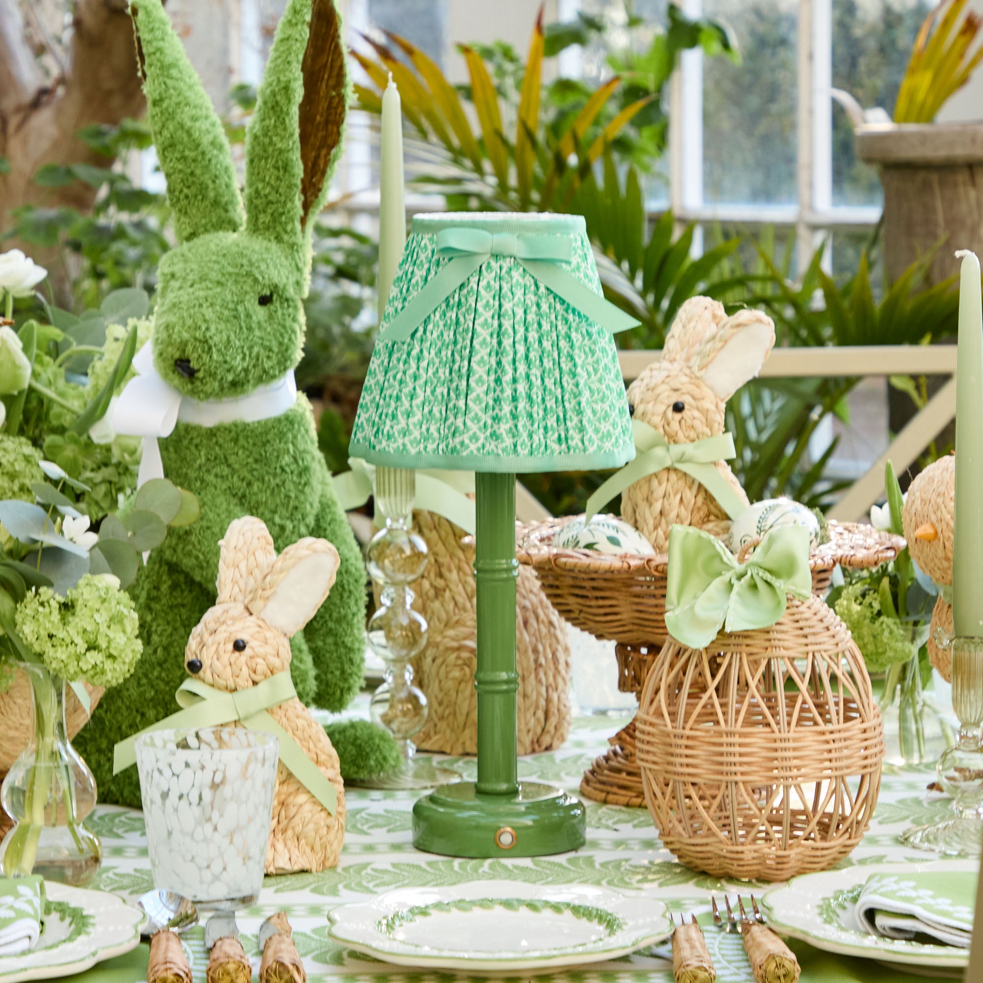 Green Leonora Lacquer Rechargeable Lamp with Green Lotus Bow Shade (18cm)