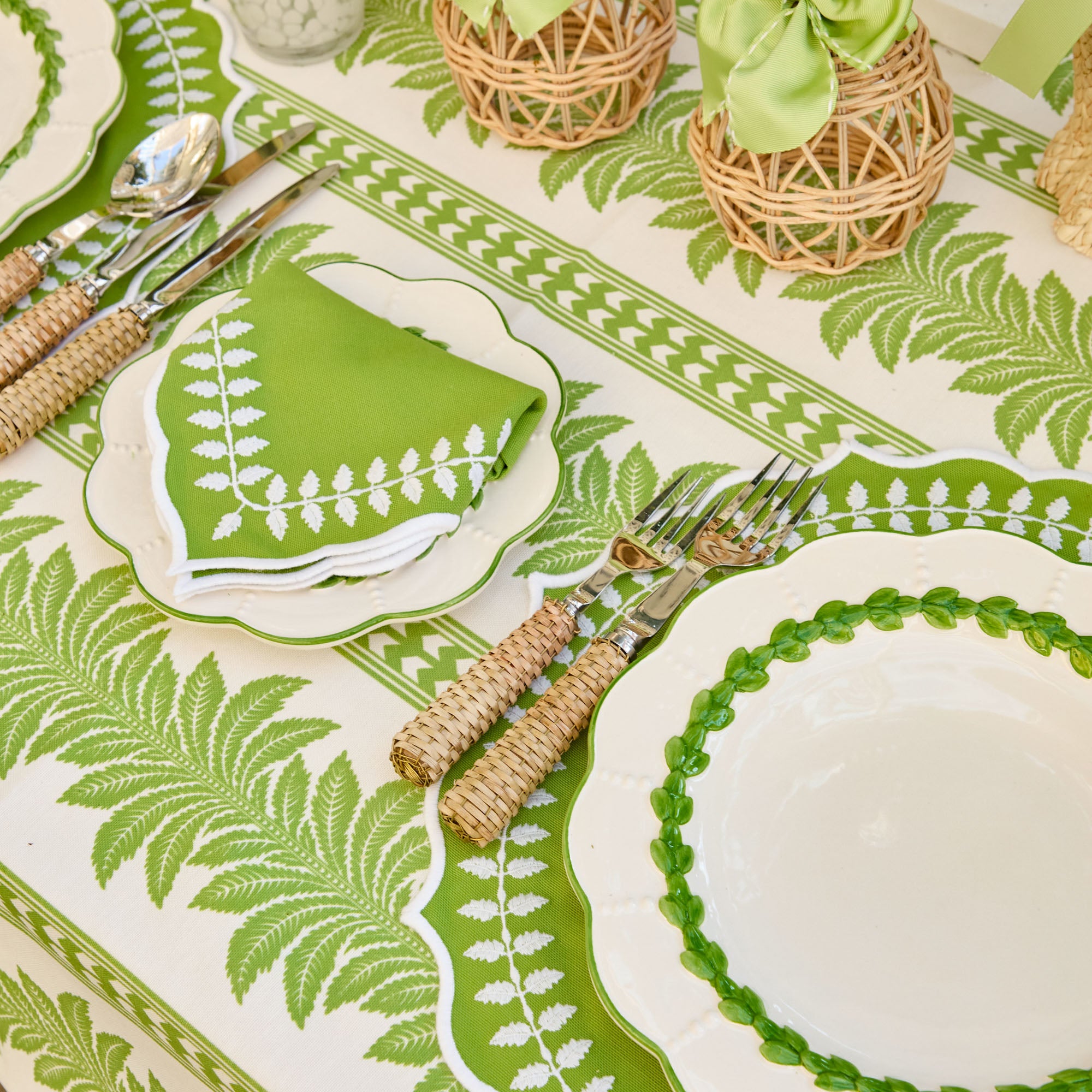 Green Laurel Napkins (Set of 4)