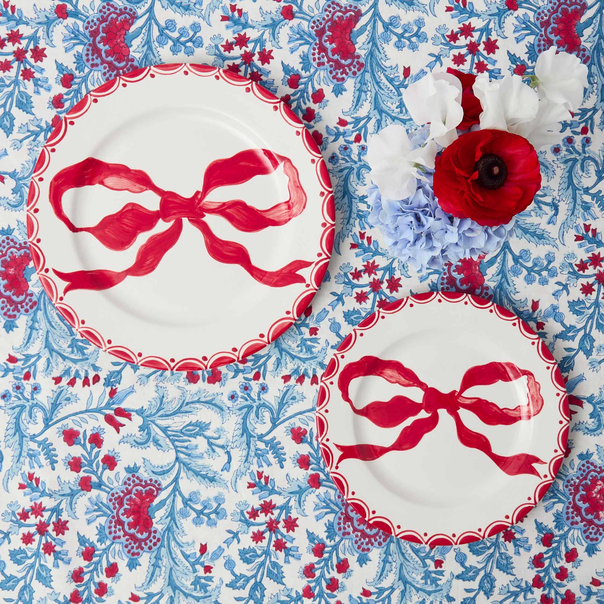 Marilyn Red Bow Dinner Plate