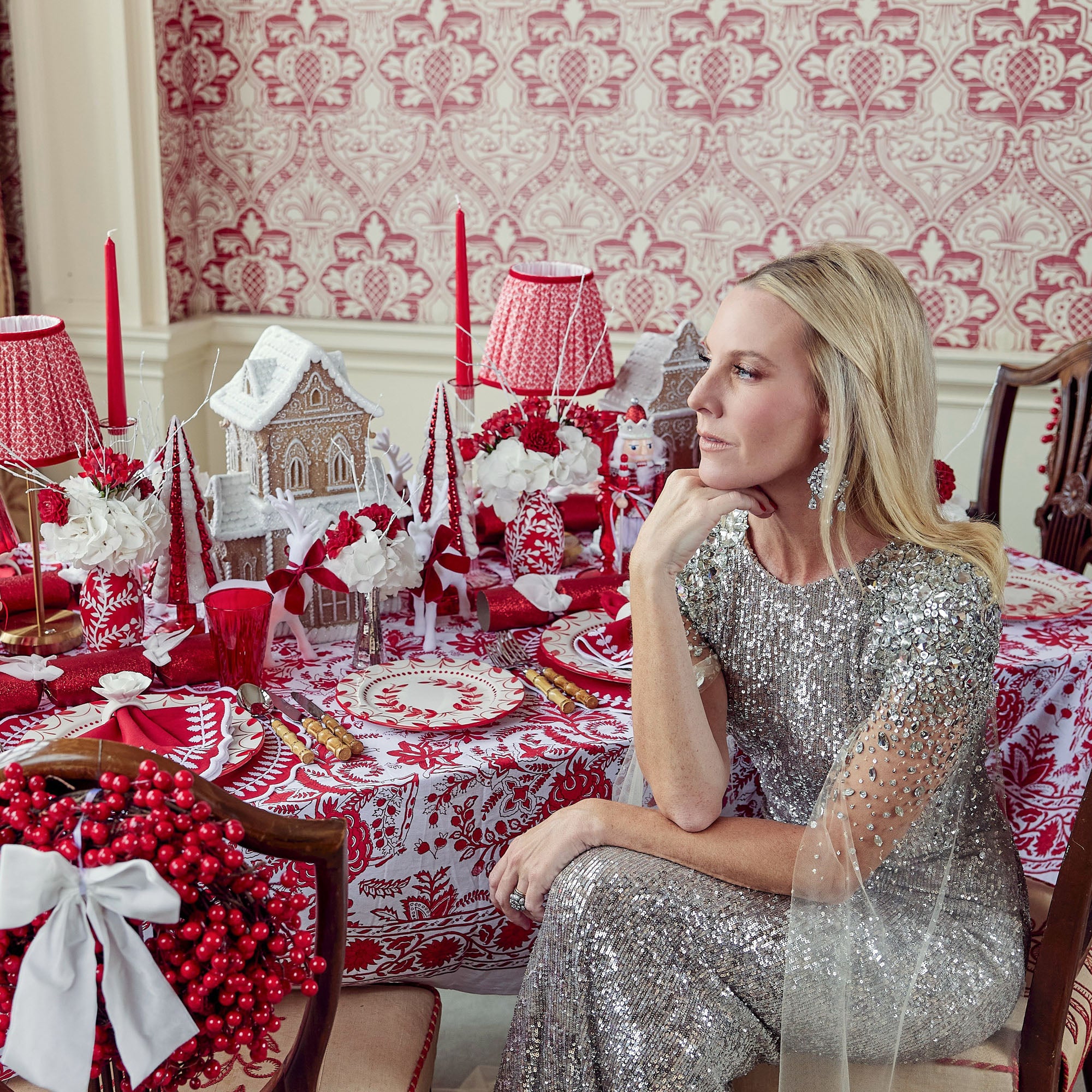 These beautiful plates are the epitome of holiday charm and sophistication.