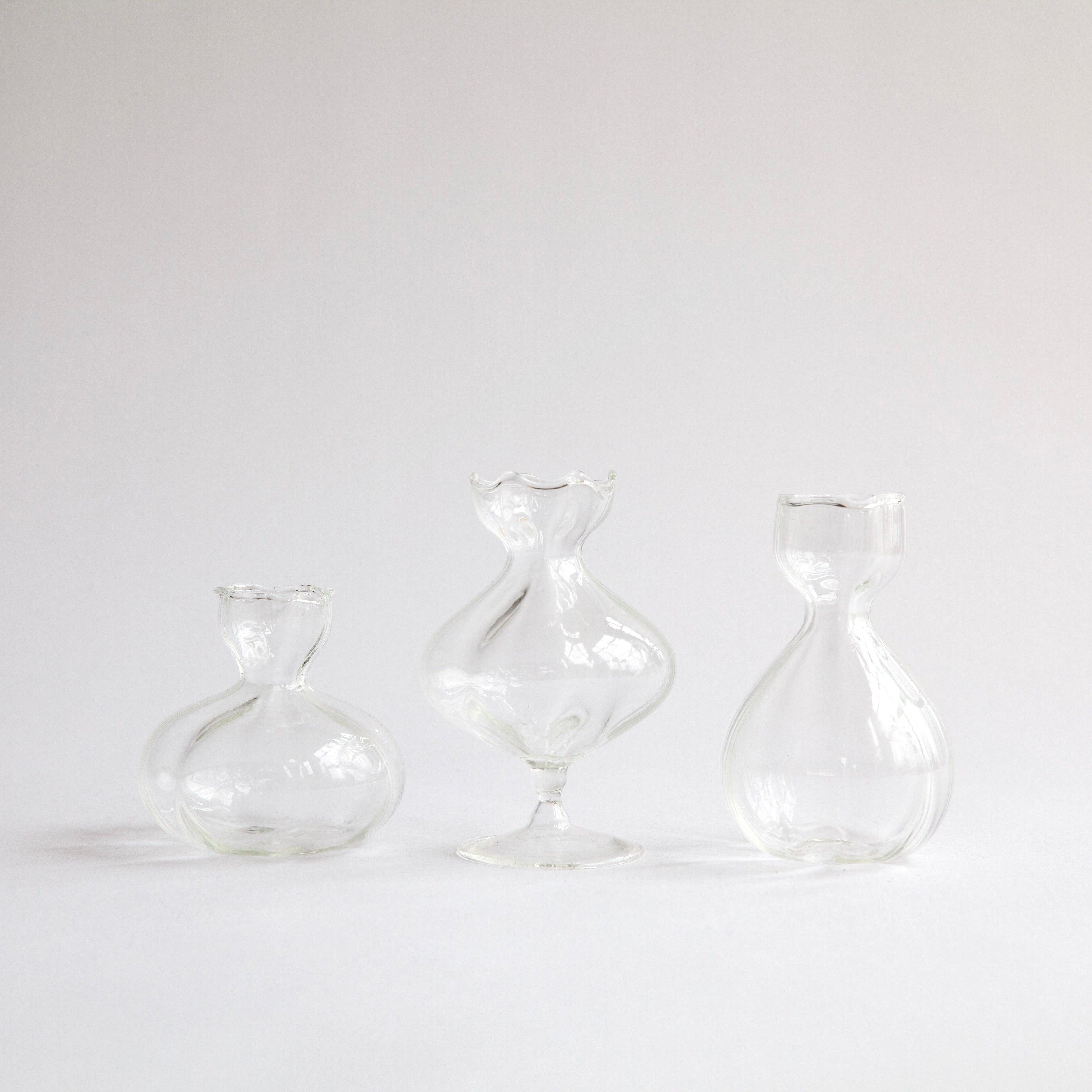 Embrace the art of flower arranging with our Grace Bud Vase Set, perfect for displaying your floral artistry.