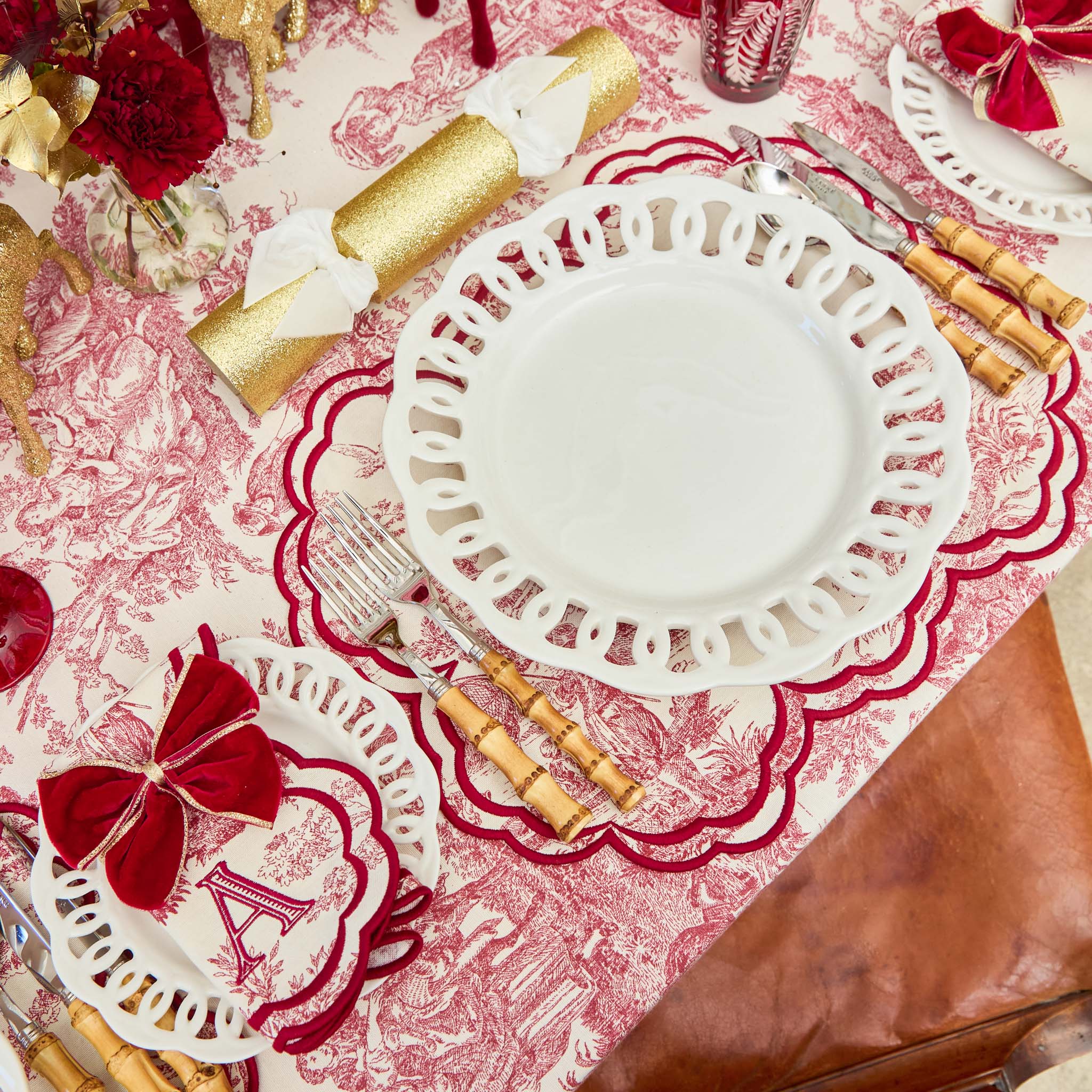 White Lace Dinner & Starter Plates (Set of 8)