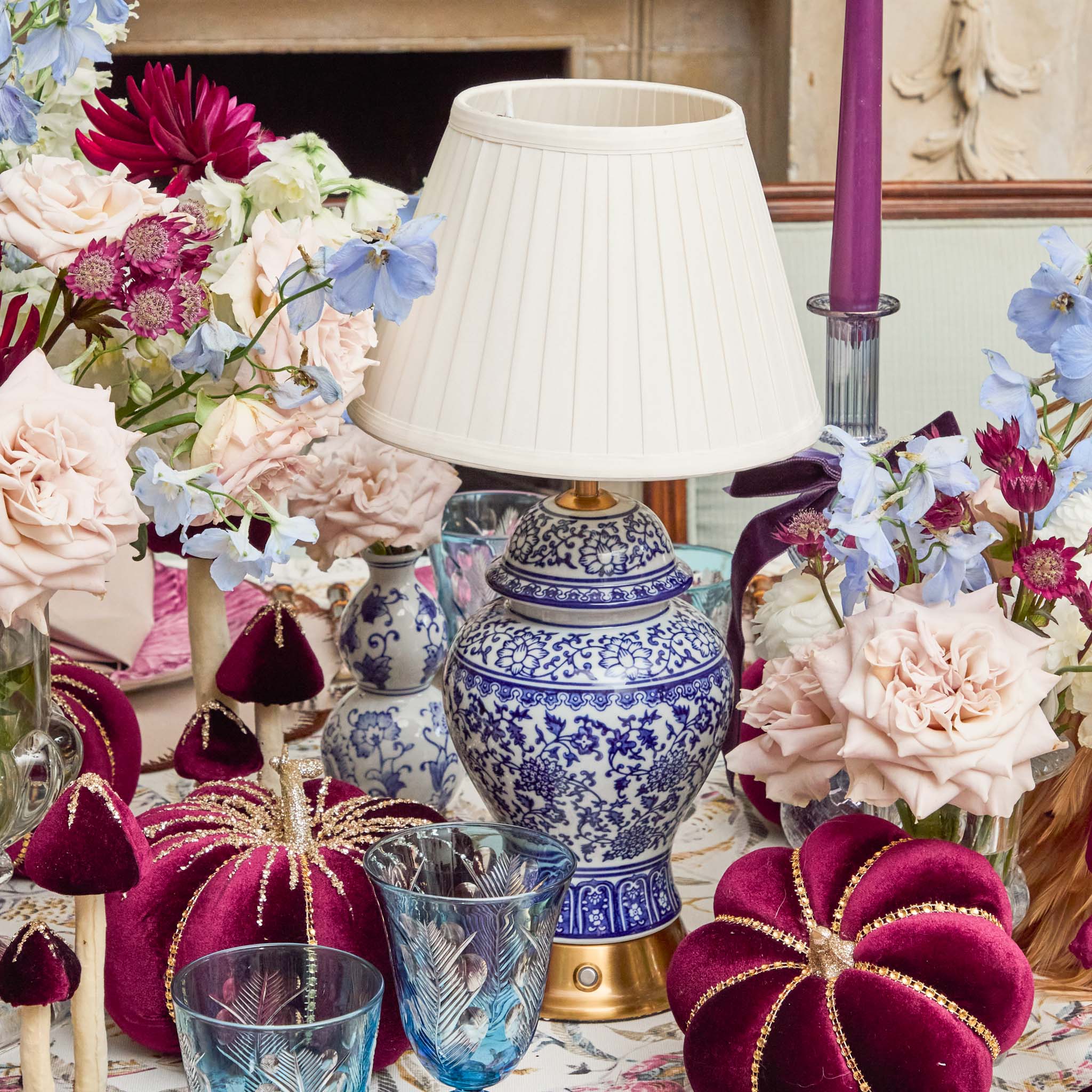 Chinoiserie Rechargeable Lamp & Cream Shade (22cm)