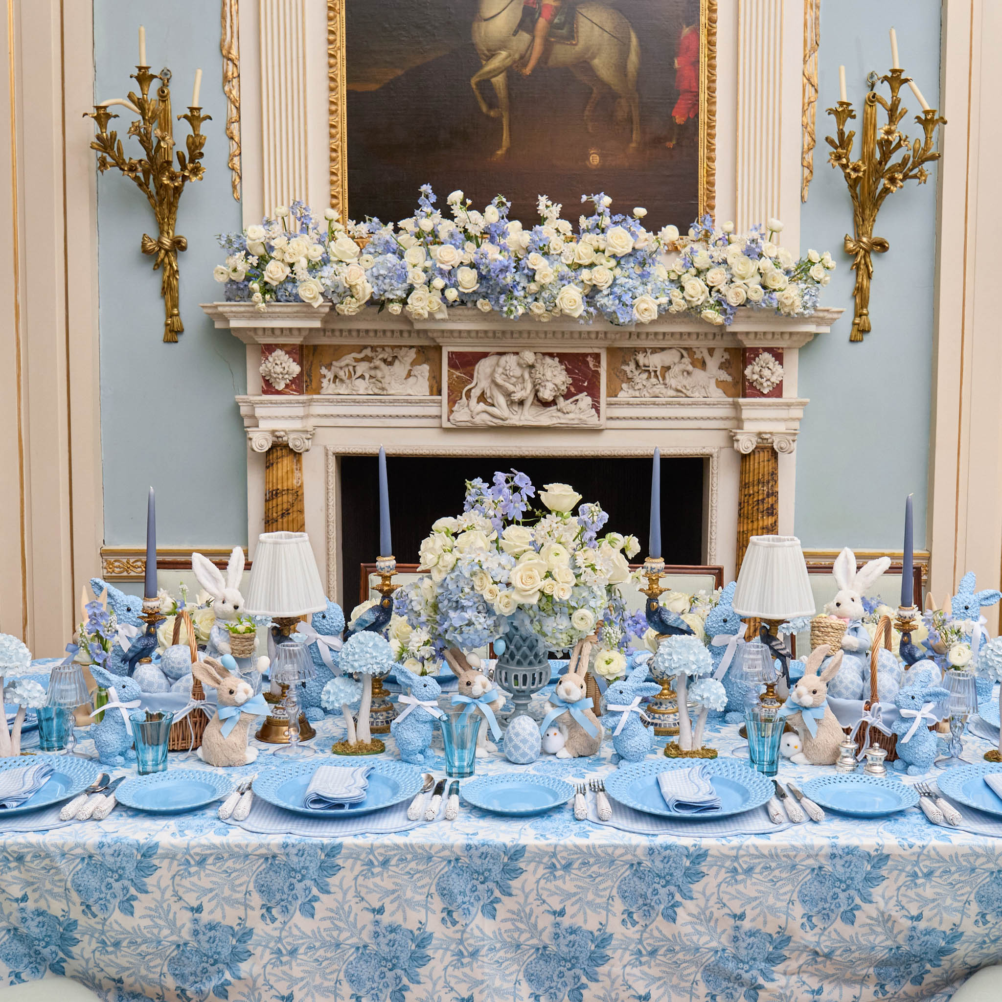 Blue Parrot Rechargeable Lamp with Cream Shade (18cm)