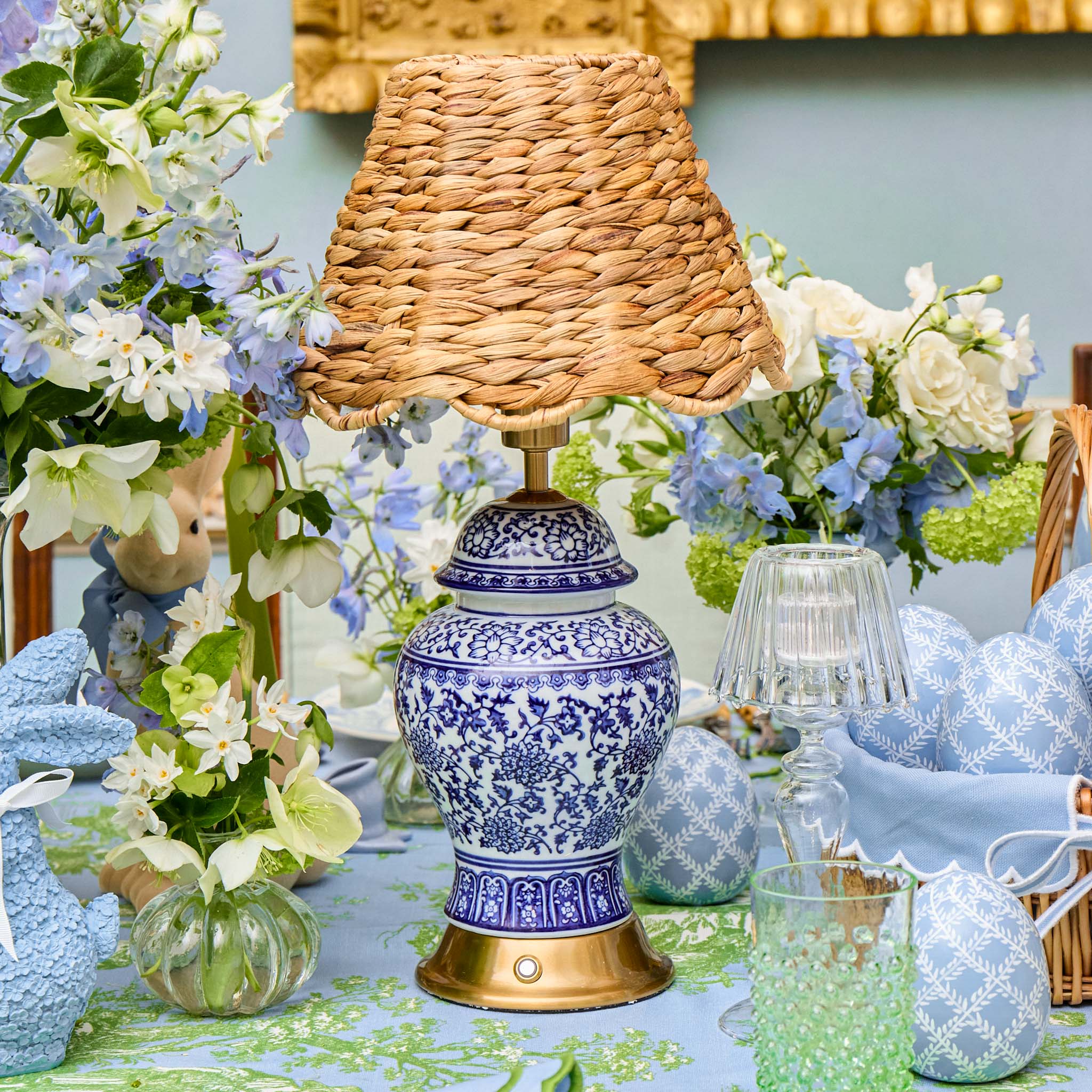 Chinoiserie Rechargeable Lamp with Natural Seagrass Lampshade (24cm)