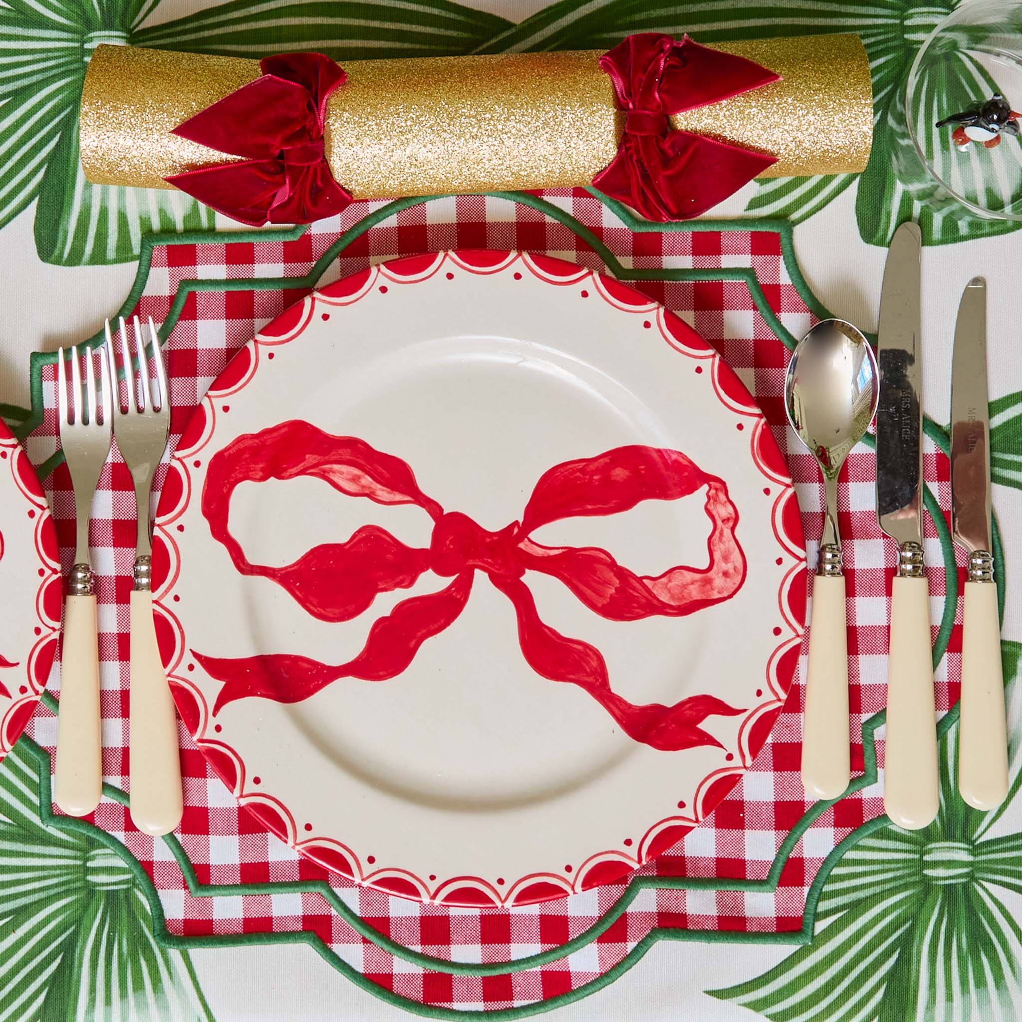 Marilyn Red Bow Dinner & Starter Plates (Set of 8)