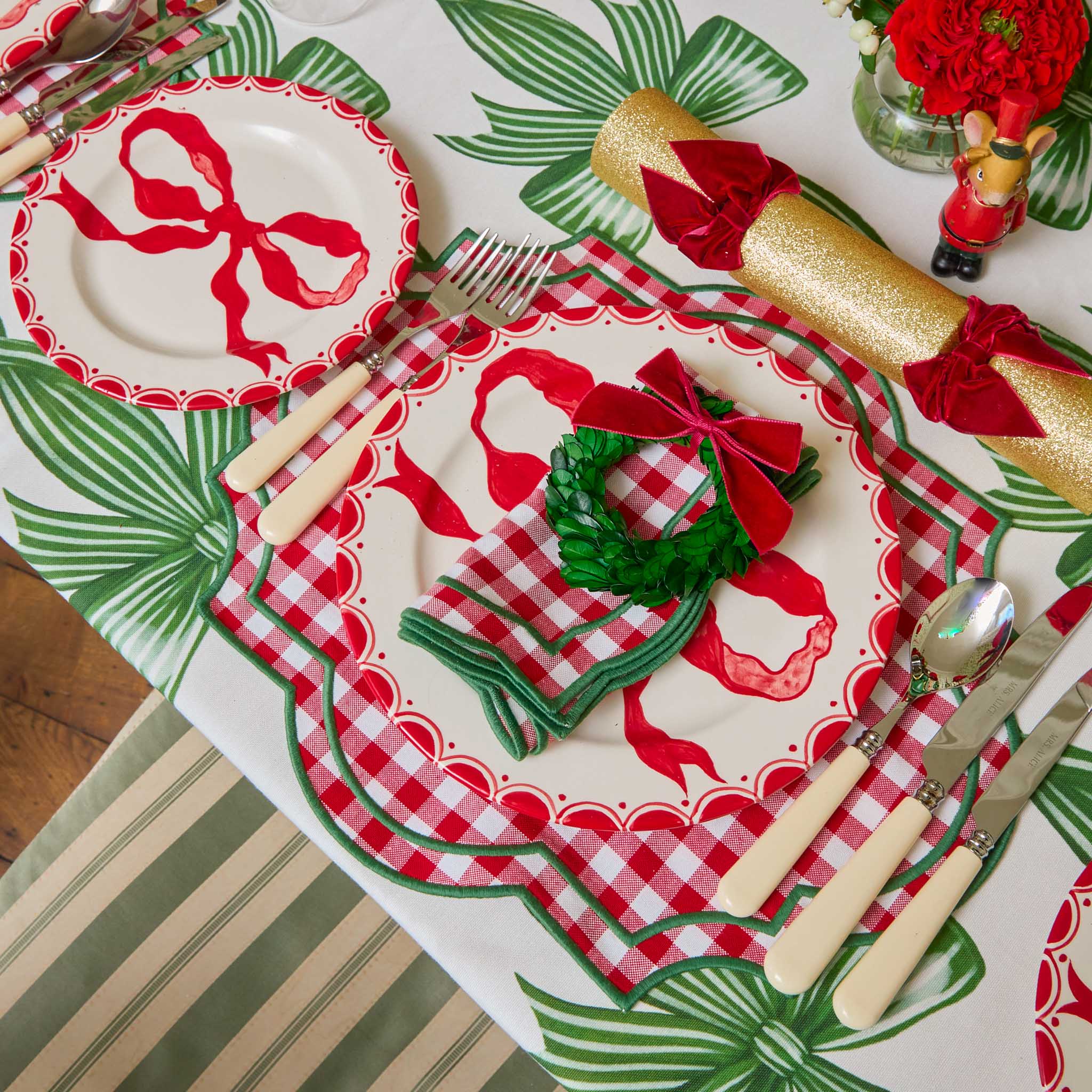 Marilyn Red Bow Dinner & Starter Plates (Set of 8)