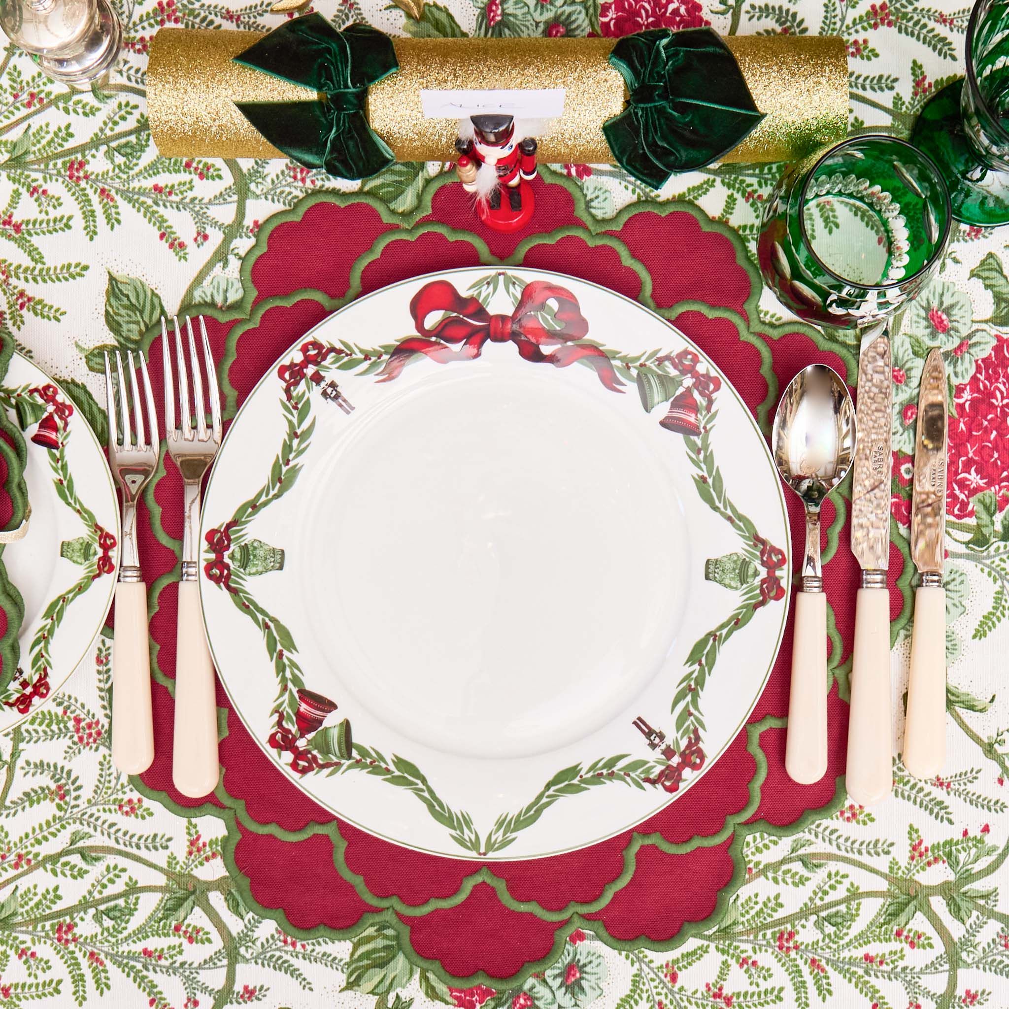 Lily Red & Green Placemats (Set of 4)